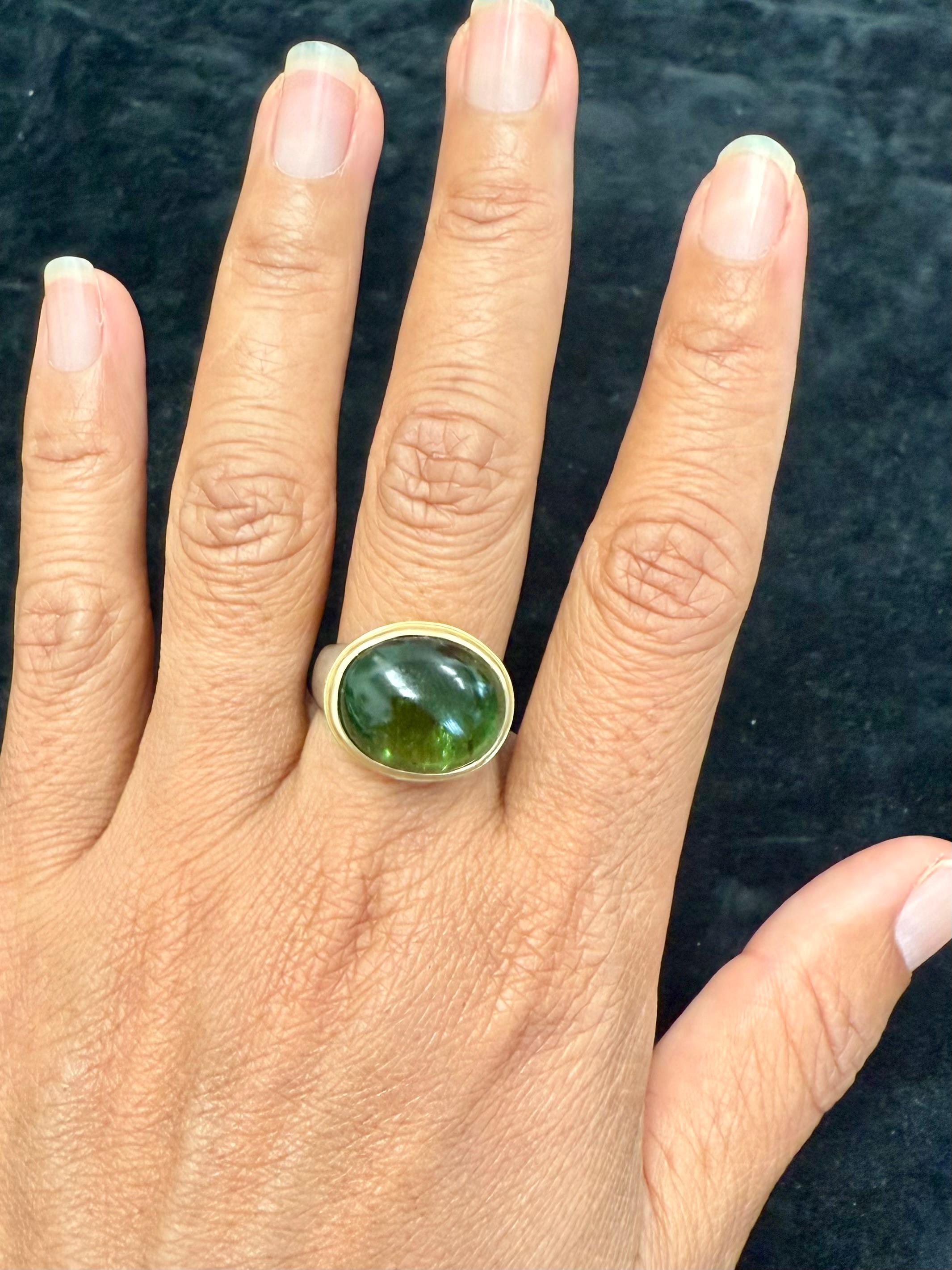 Steven Battelle 19.0 Carats Cabochon de Tourmaline Verte Sterling/18K Gold Ring en vente 3