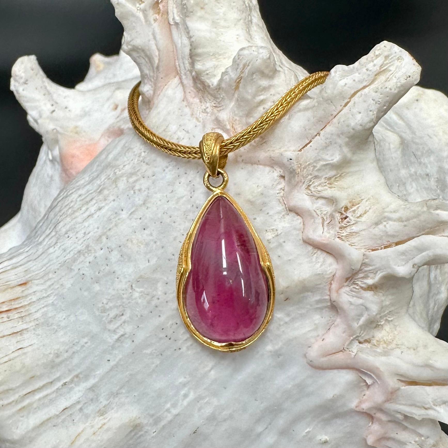Steven Battelle 19,7 Karat rosa Turmalin 22K Gold Anhänger 6