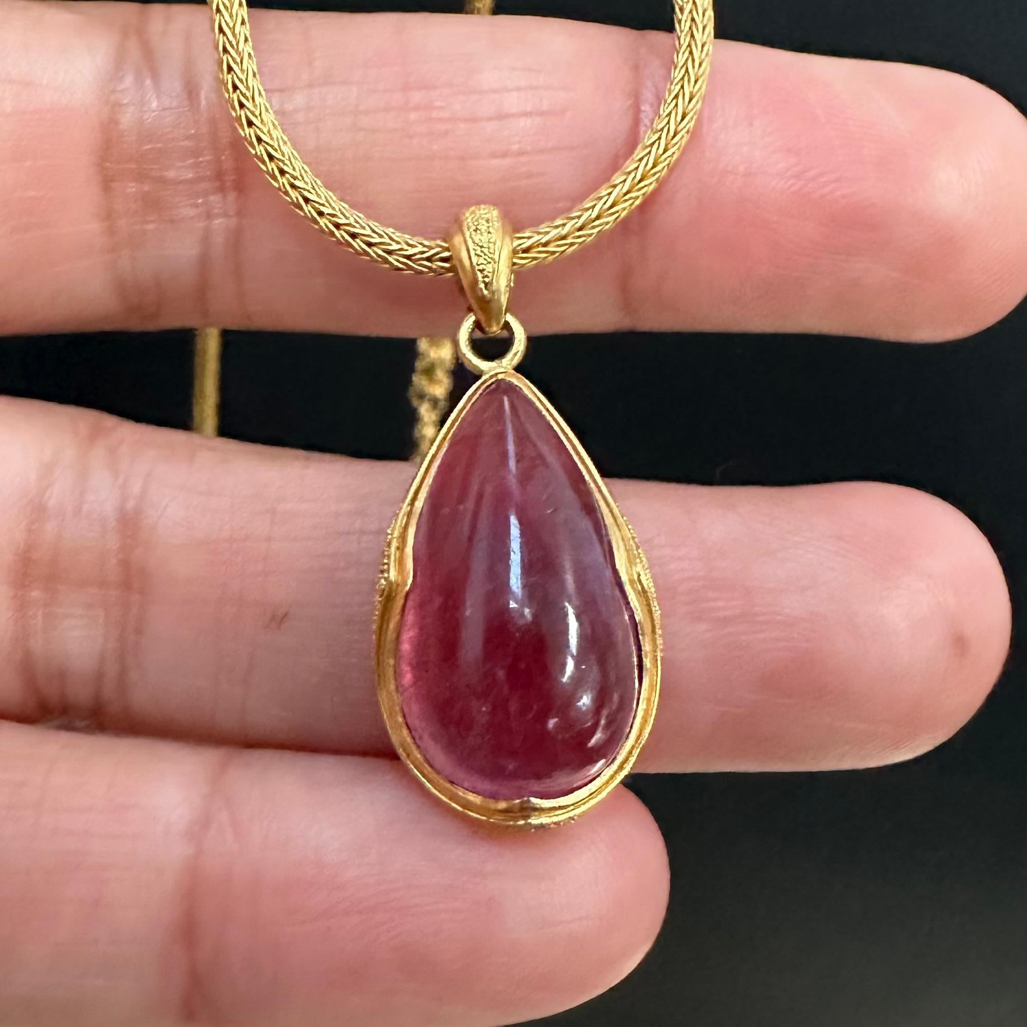 Steven Battelle 19,7 Karat rosa Turmalin 22K Gold Anhänger Damen