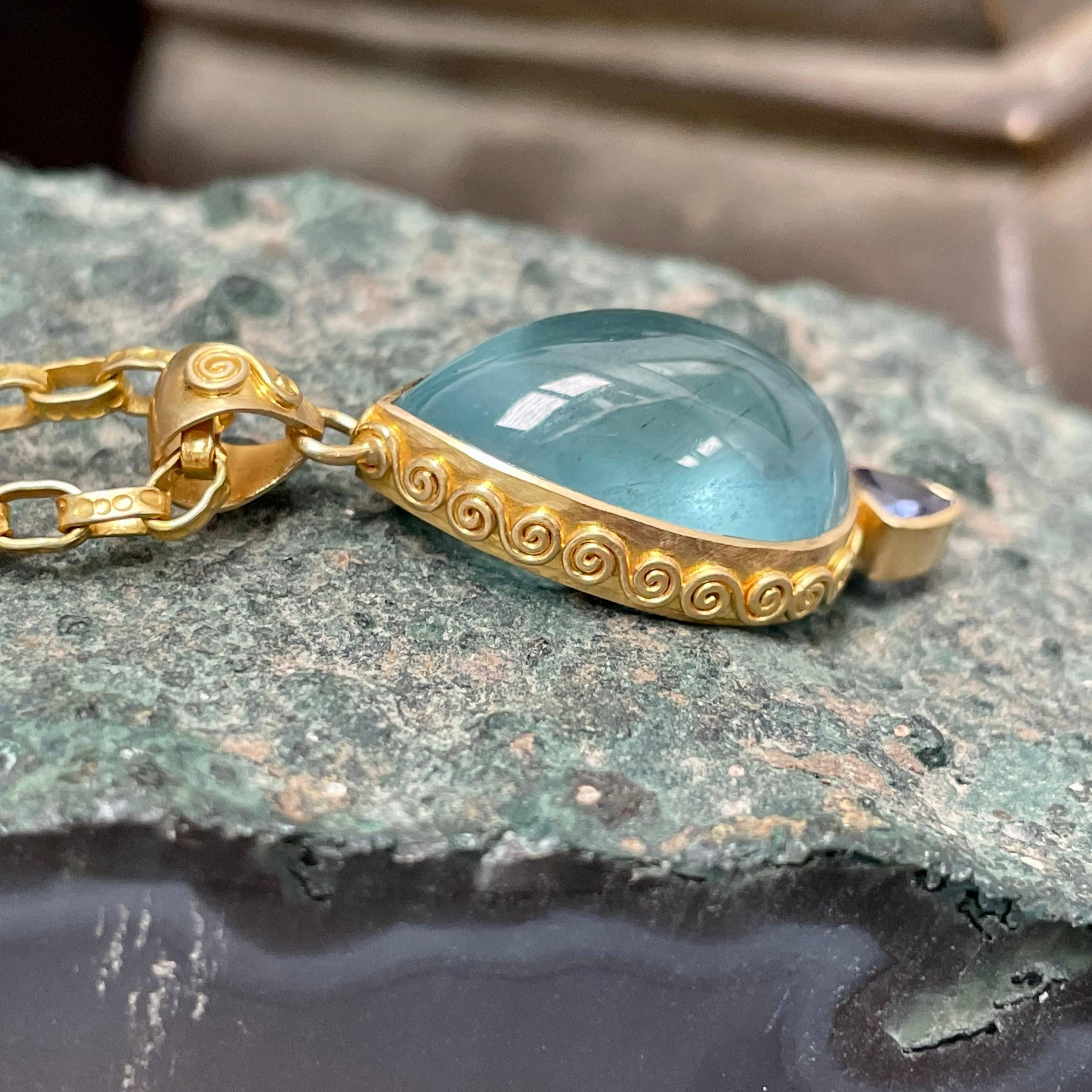 Steven Battelle 19.8 Carat Aquamarine Tanzanite 18K Gold Pendant In New Condition For Sale In Soquel, CA