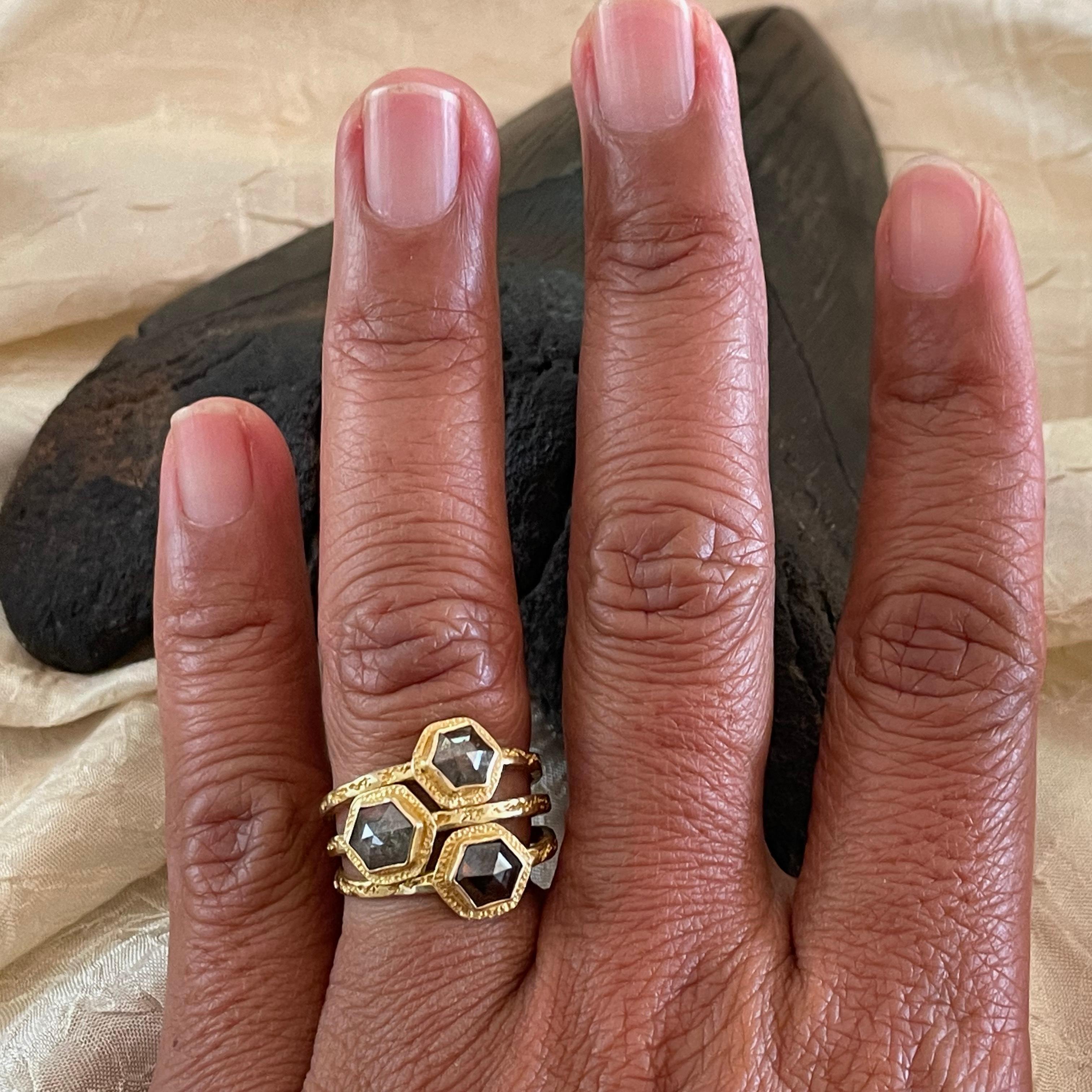 Steven Battelle 2,0 Karat Sechseckiger Diamantring aus 18 Karat Gold 3