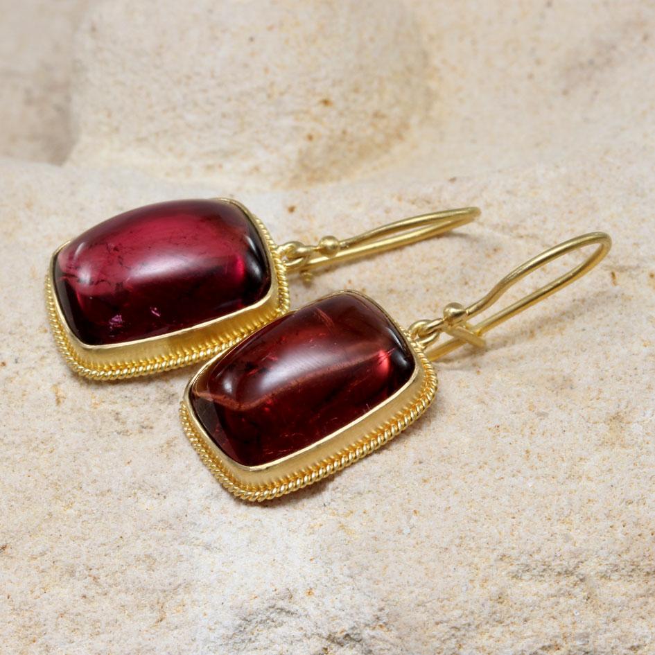 Steven Battelle 20.6 Carats Cabochon Pink Tourmaline 18K Gold Earrings In New Condition For Sale In Soquel, CA