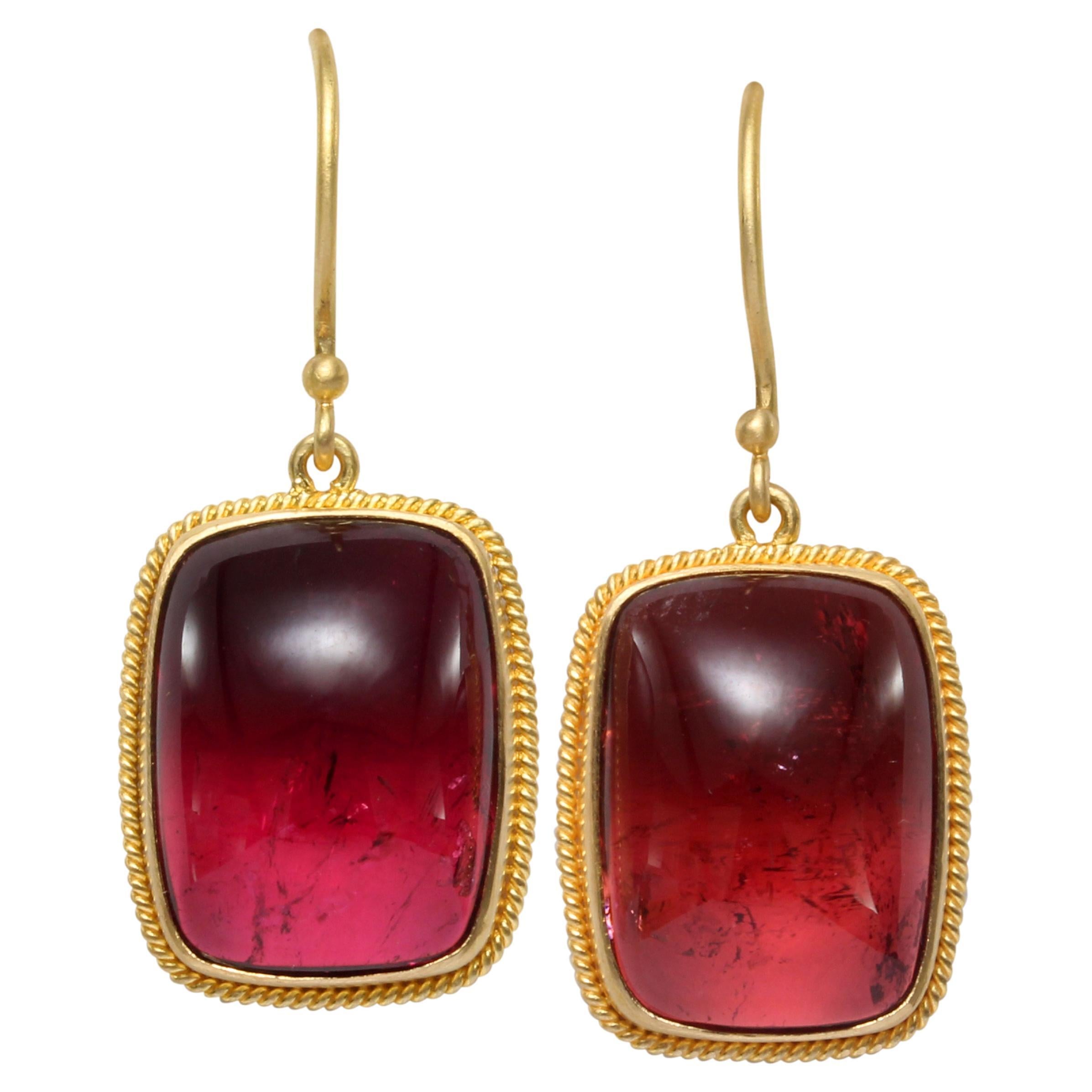 Steven Battelle 20,6 Karat Cabochon Rosa Turmalin 18K Gold Ohrringe