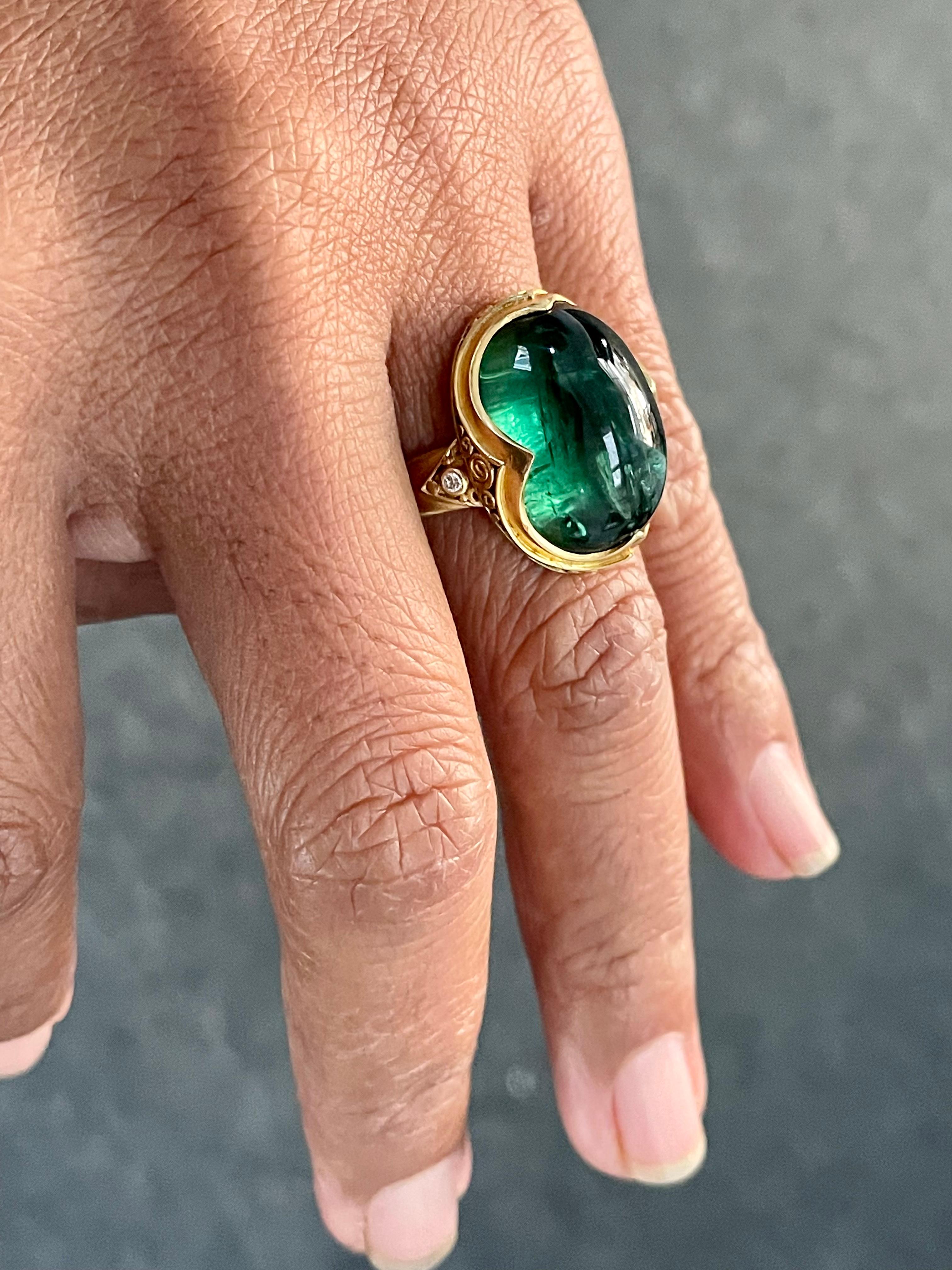 Steven Battelle 20.7 Carat Green Tourmaline Cabochon Diamonds 22K Gold Ring In New Condition For Sale In Soquel, CA