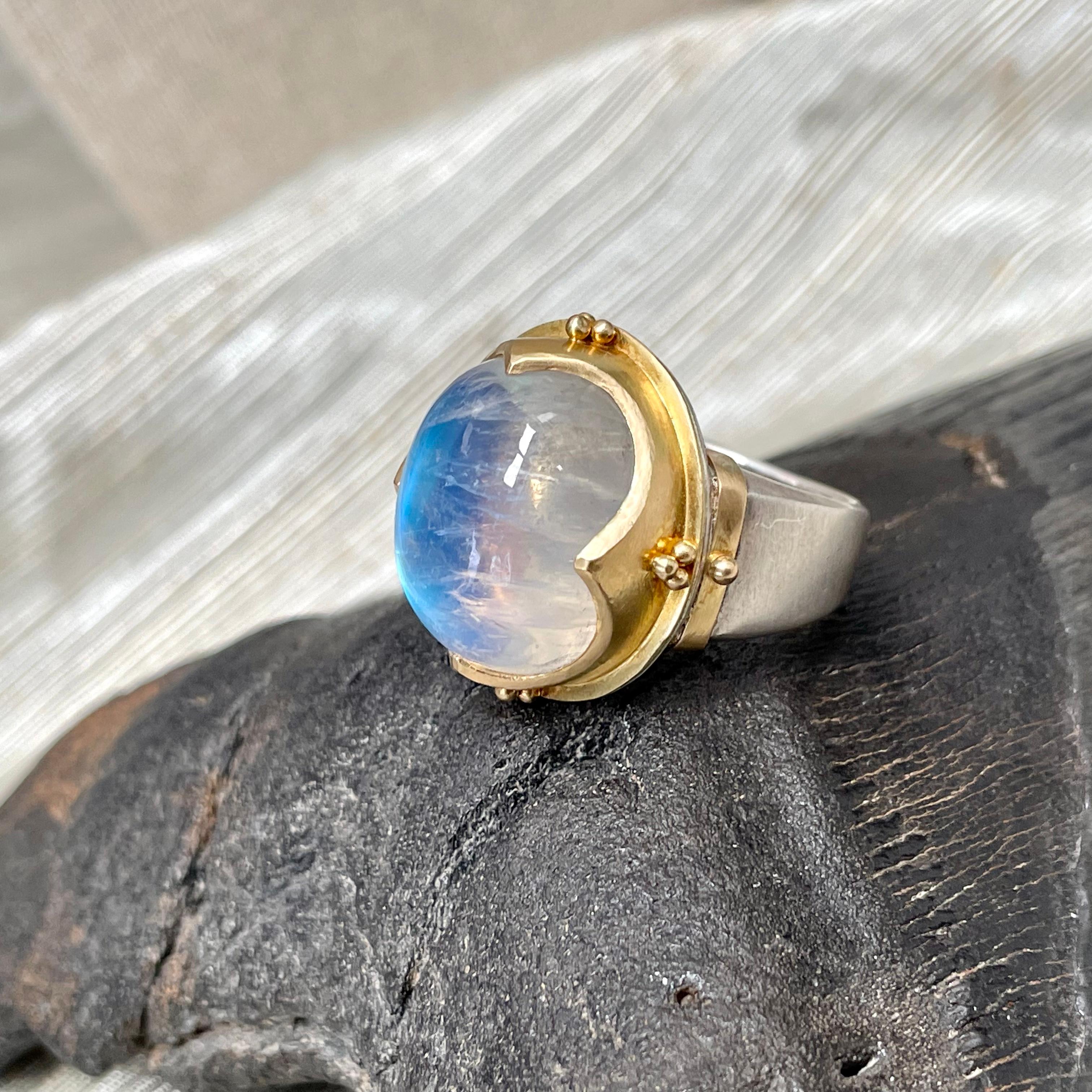 Steven Battelle 20.7 Carats Rainbow Moonstone 18K Gold and Silver Ring 2