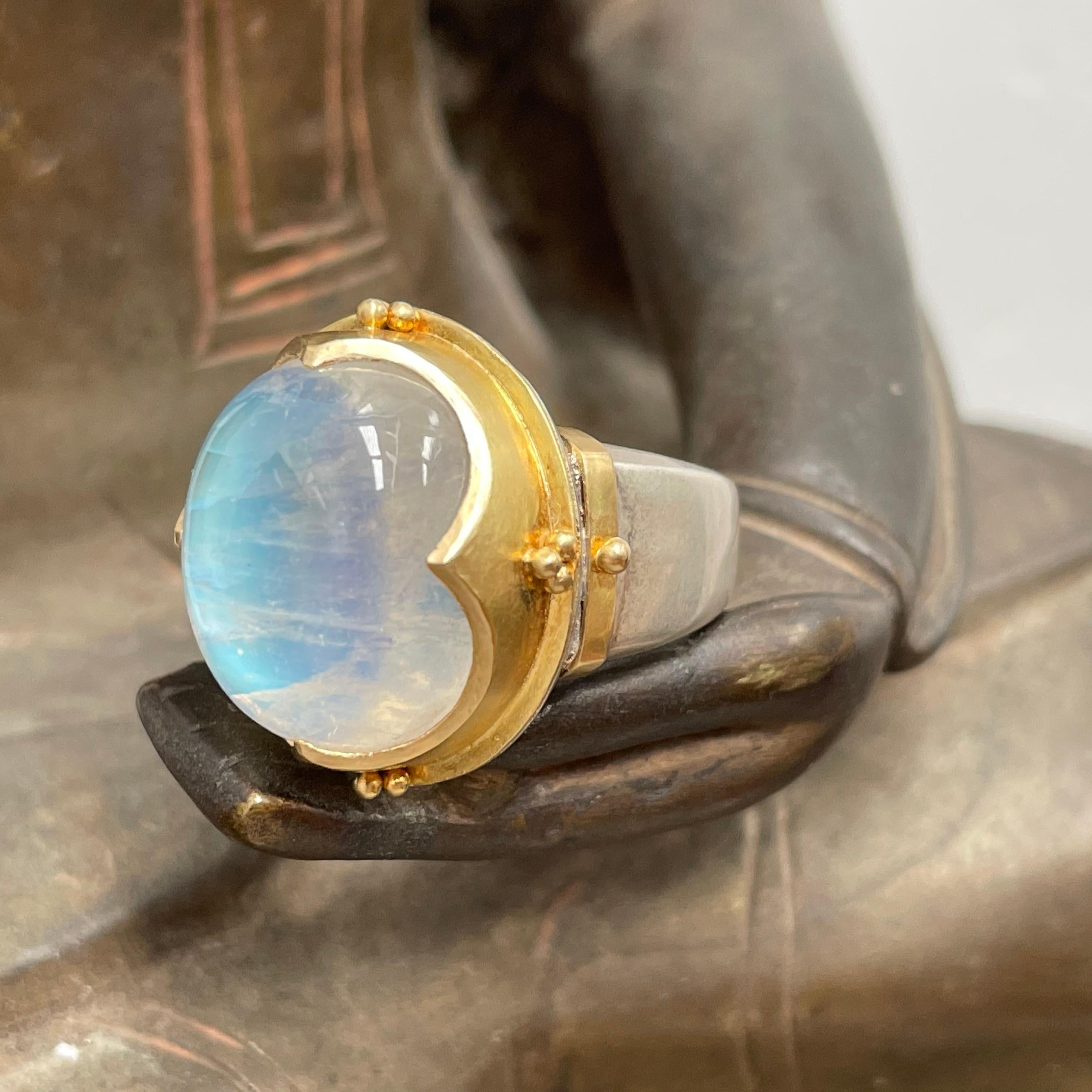 Steven Battelle 20.7 Carats Rainbow Moonstone 18K Gold and Silver Ring 3