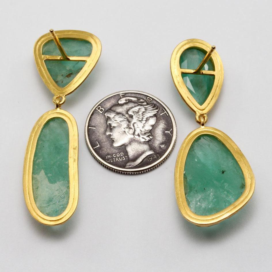 Contemporary Steven Battelle 20.8 Carats Rose-Cut Emerald 18k Gold Post Earrings For Sale