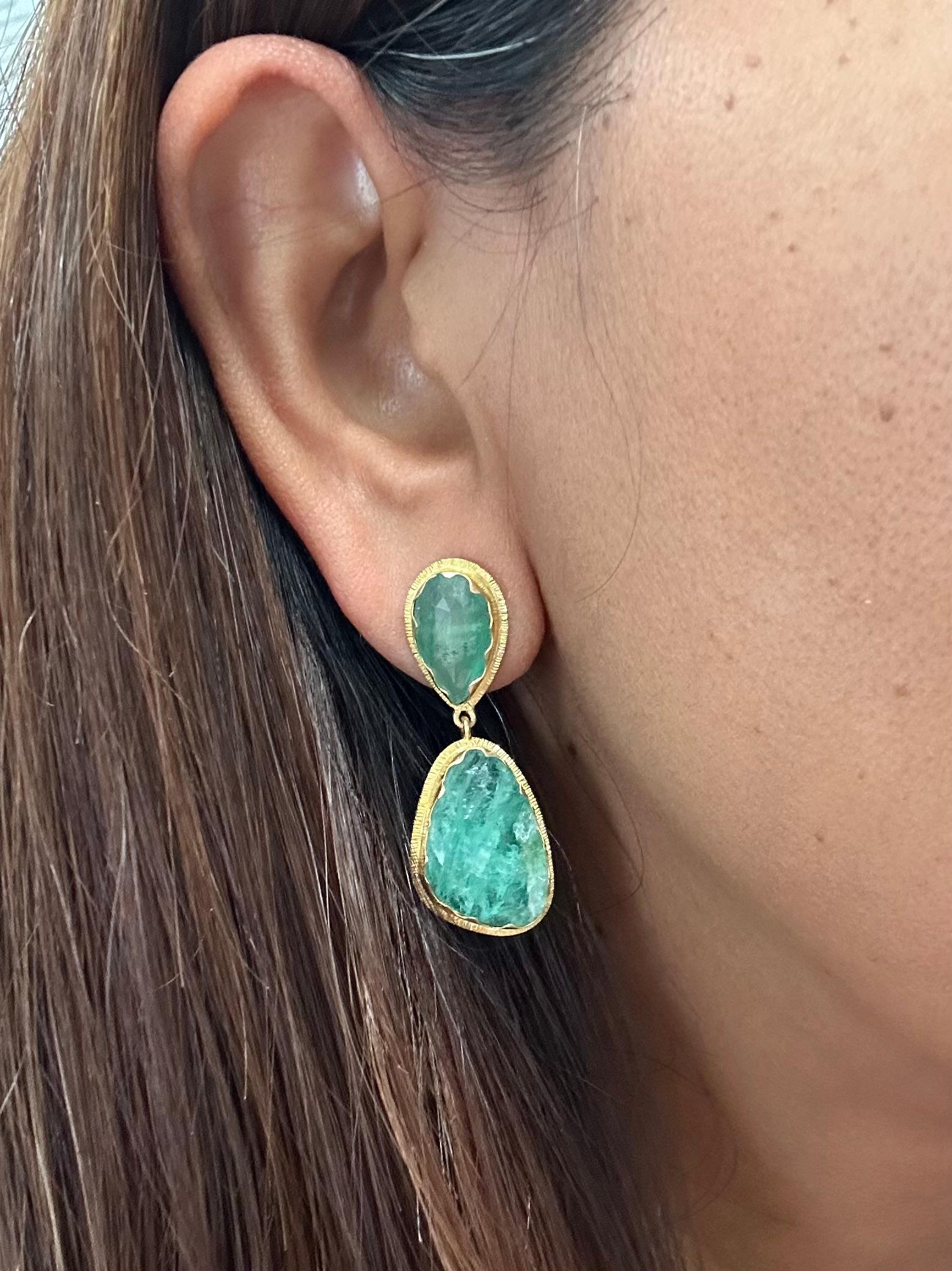 Women's Steven Battelle 20.8 Carats Rose-Cut Emerald 18k Gold Post Earrings For Sale