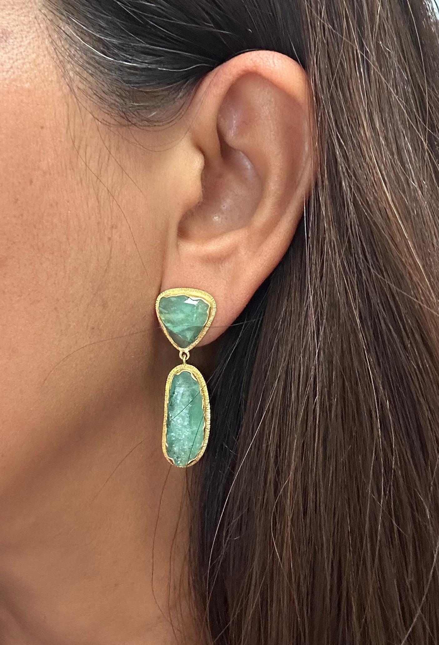 Steven Battelle 20.8 Carats Rose-Cut Emerald 18k Gold Post Earrings For Sale 1