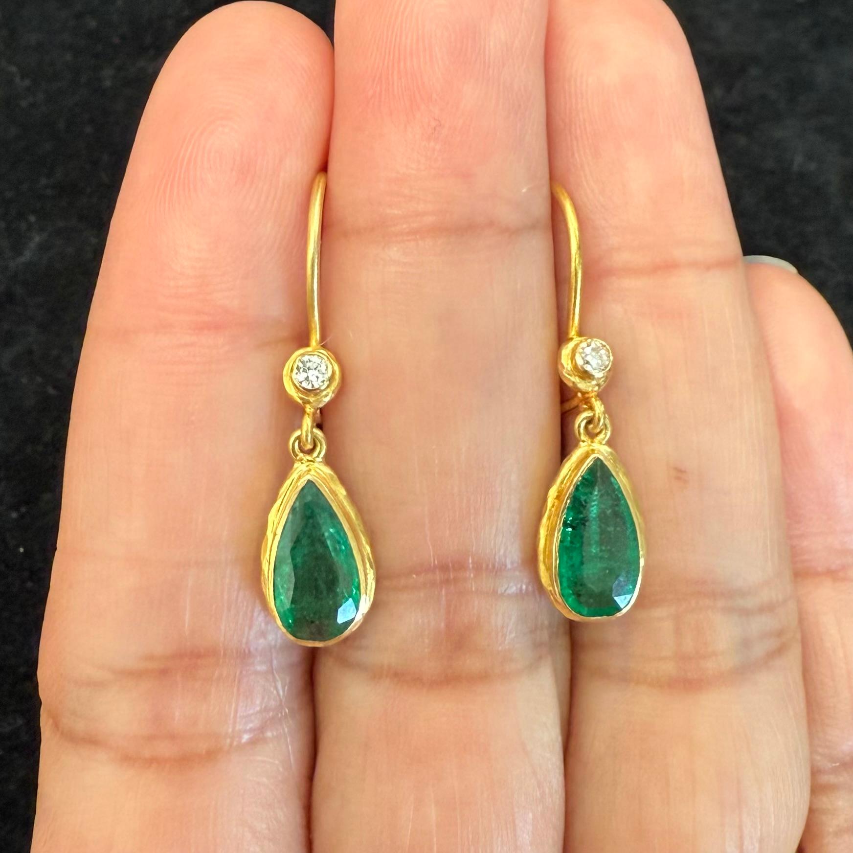Steven Battelle 2.1 Carats Emerald Diamond 18K Gold Wire Earrings in vendita 2
