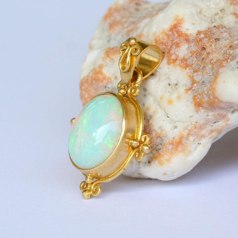 Cabochon Steven Battelle 2.1 Carats Ethiopian Opal 18K Gold Pendant For Sale