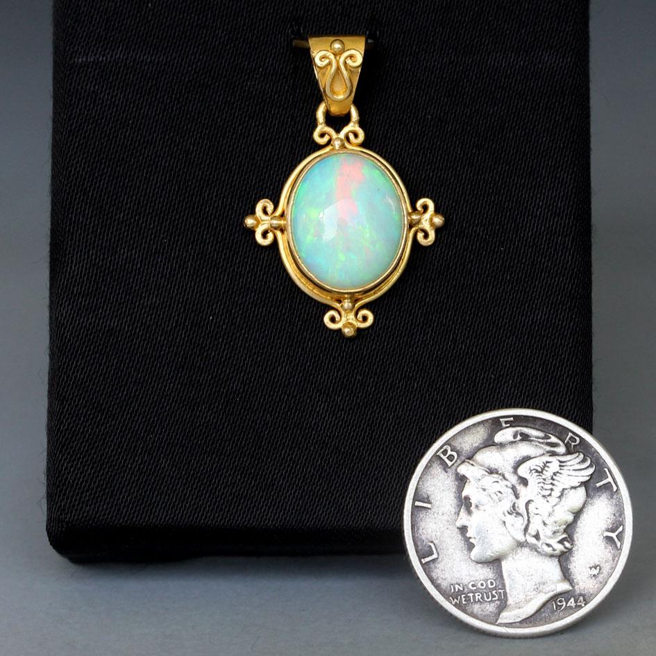 Women's Steven Battelle 2.1 Carats Ethiopian Opal 18K Gold Pendant For Sale