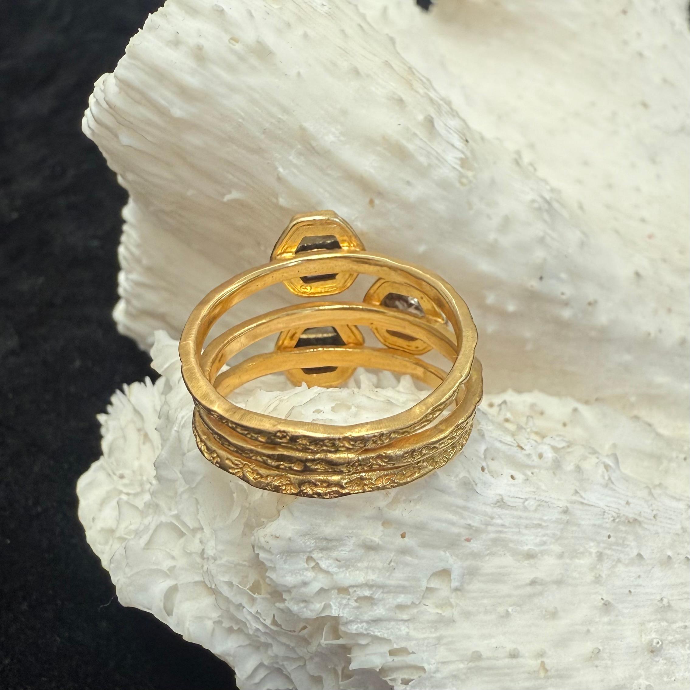 Steven Battelle 2.1 Carats Hexagonal Rose-Cut Colored Diamonds 18K Gold Ring For Sale 4