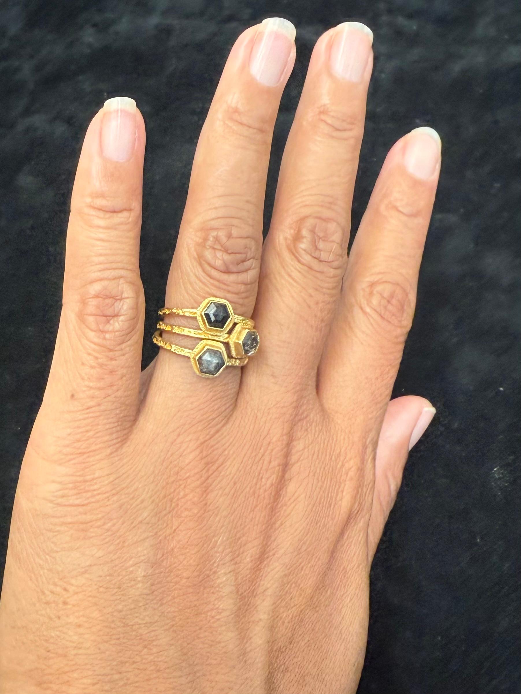 Steven Battelle 2.1 Carats Hexagonal Rose-Cut Colored Diamonds 18K Gold Ring For Sale 8