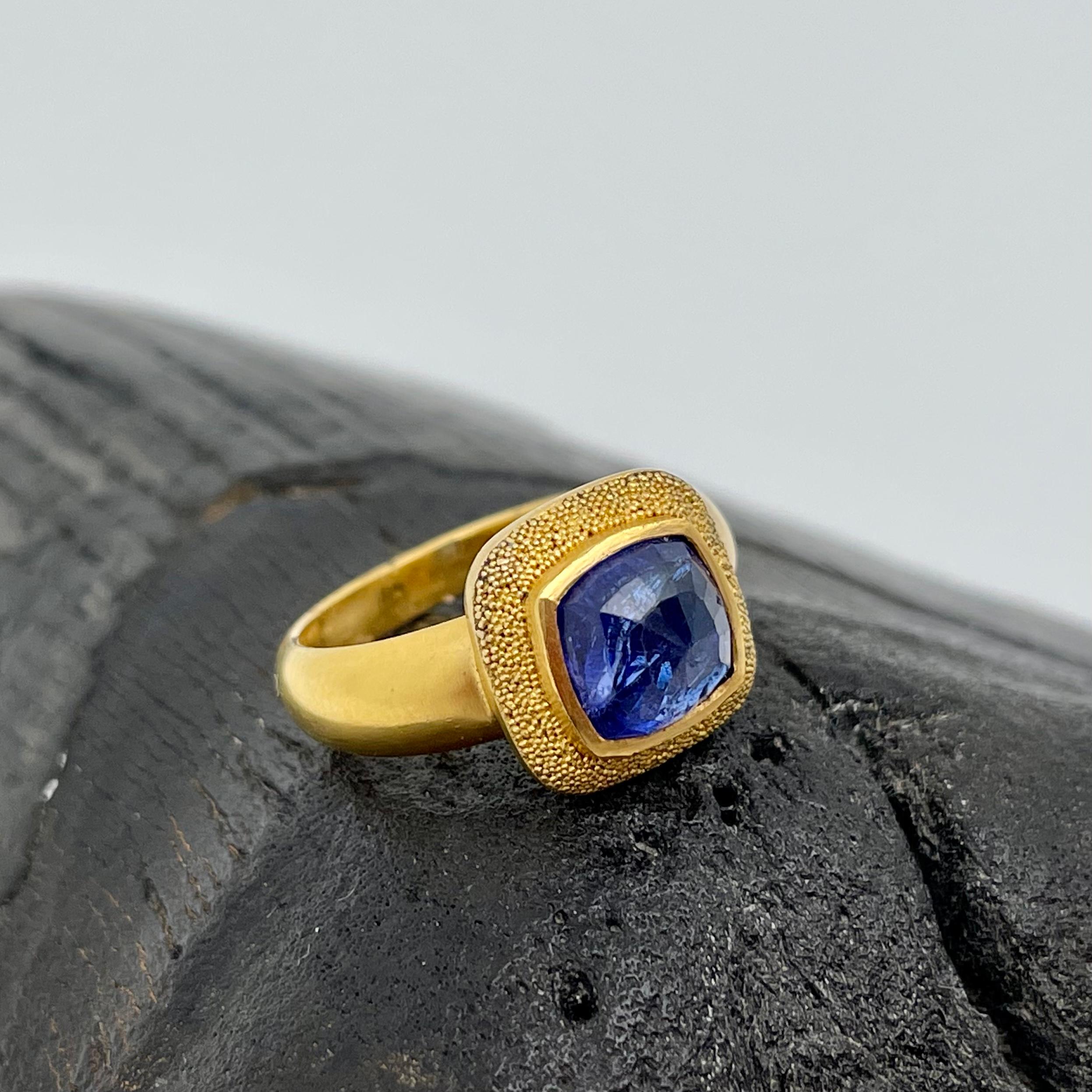 Steven Battelle 2.1 Carats Rose-Cut Tanzanite 22K Gold Ring In New Condition For Sale In Soquel, CA