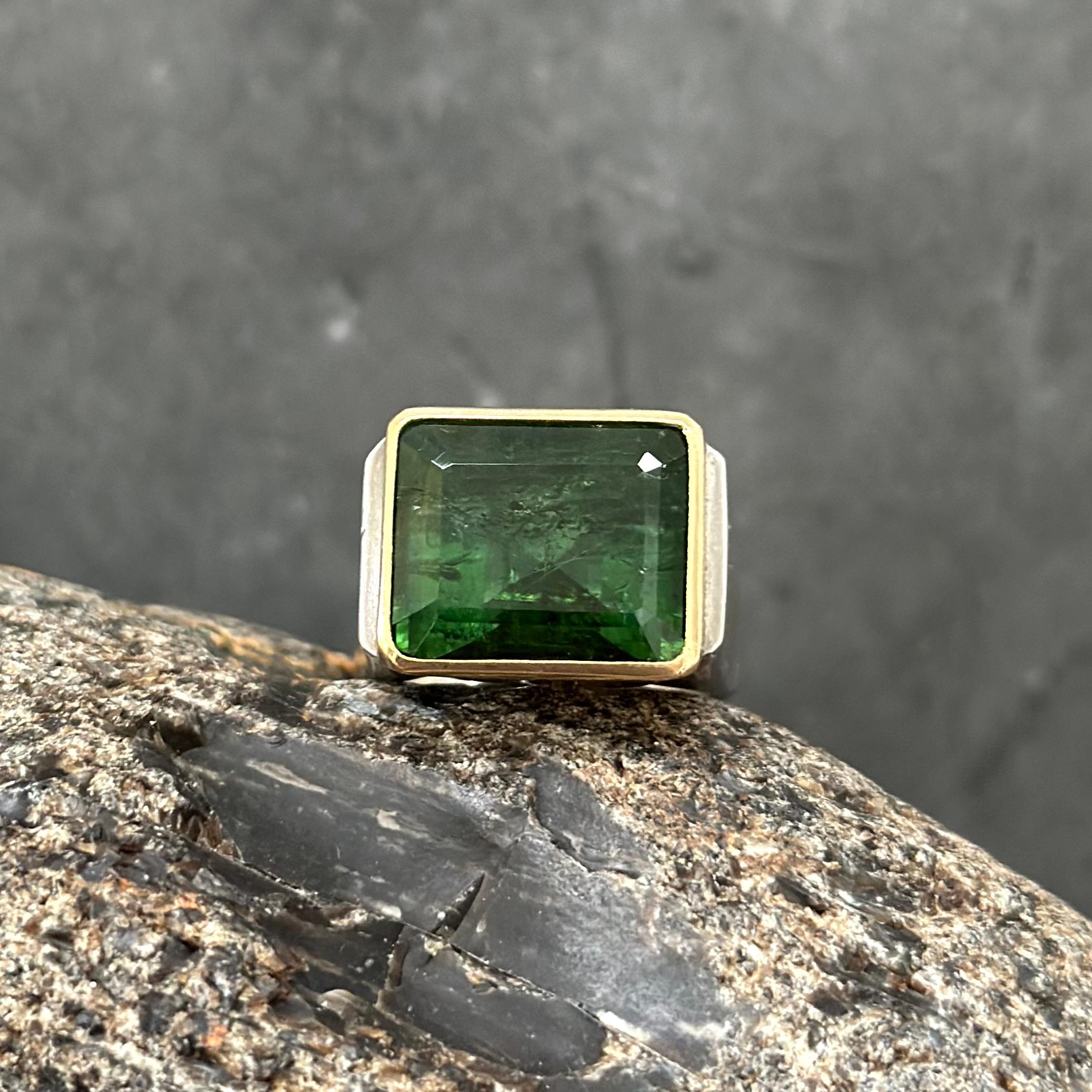 Steven Battelle 21.8 Carats Green Tourmaline Sterling Silver 18K Gold Ring For Sale 1