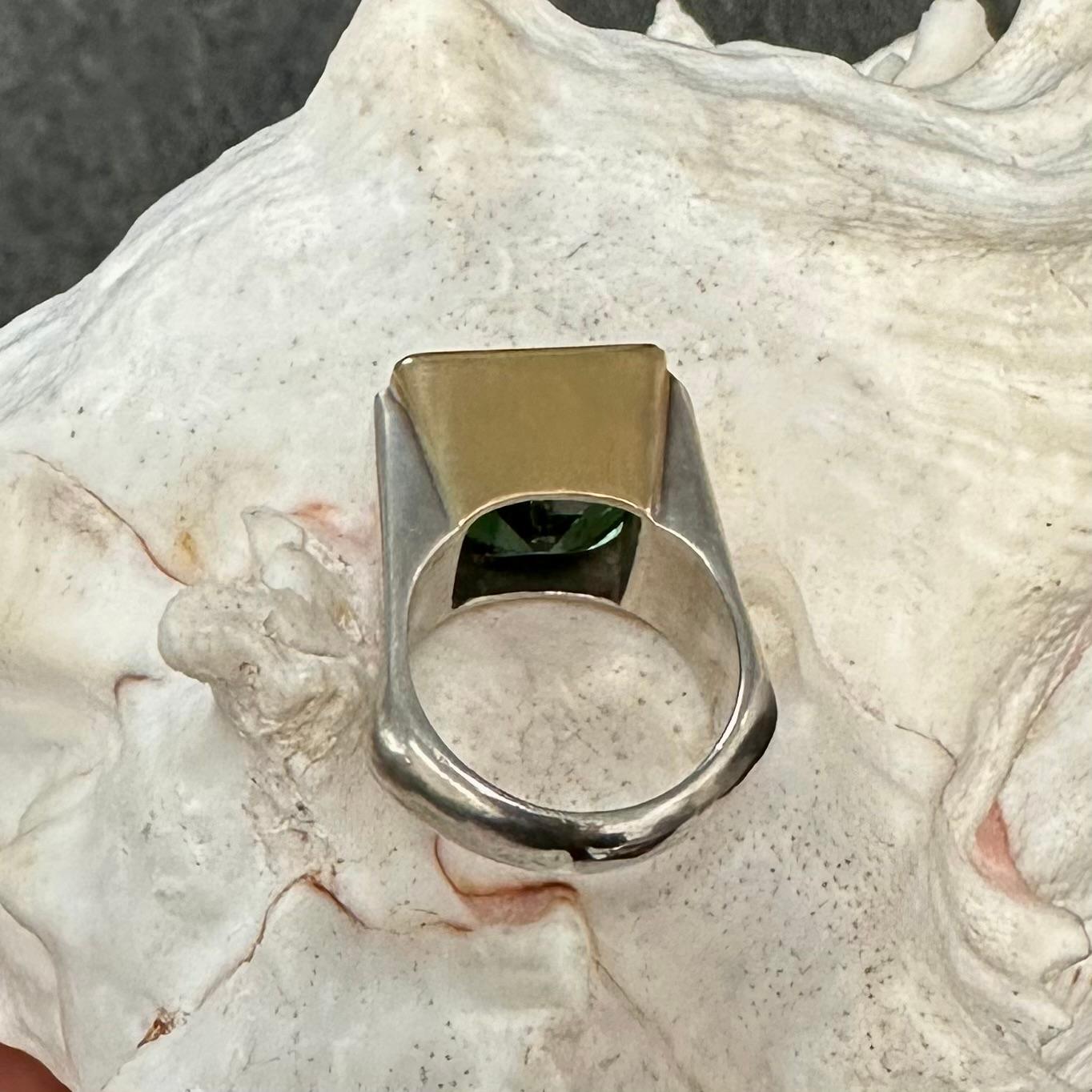 Steven Battelle 21.8 Carats Green Tourmaline Sterling Silver 18K Gold Ring For Sale 3