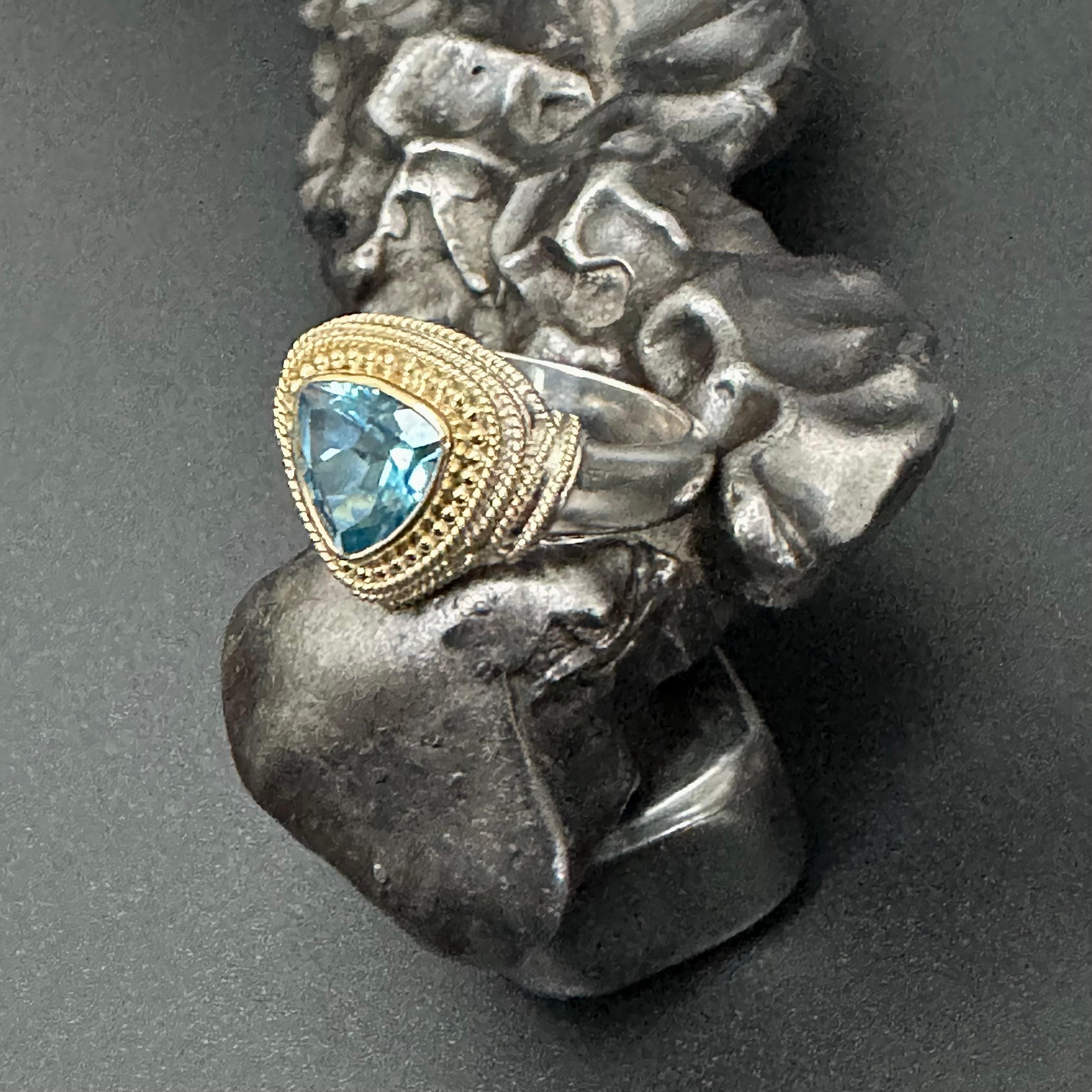 Steven Battelle 2.2 Carats Blue Topaz Sterling Silver 18K Gold Ring In New Condition For Sale In Soquel, CA