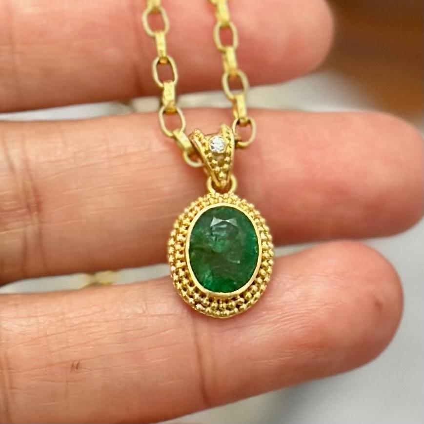 Women's 2.2 Carats Emerald Diamond 18k Gold Pendant