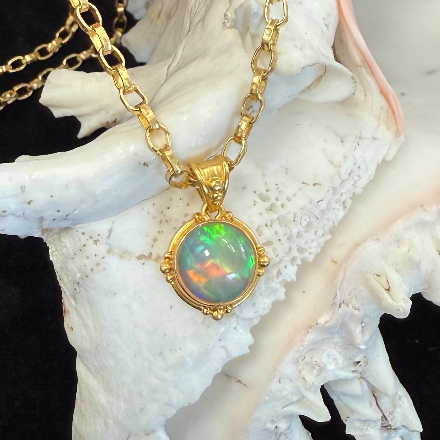 Steven Battelle Ciondolo in oro 18K con opale etiope da 2,2 carati in vendita 5