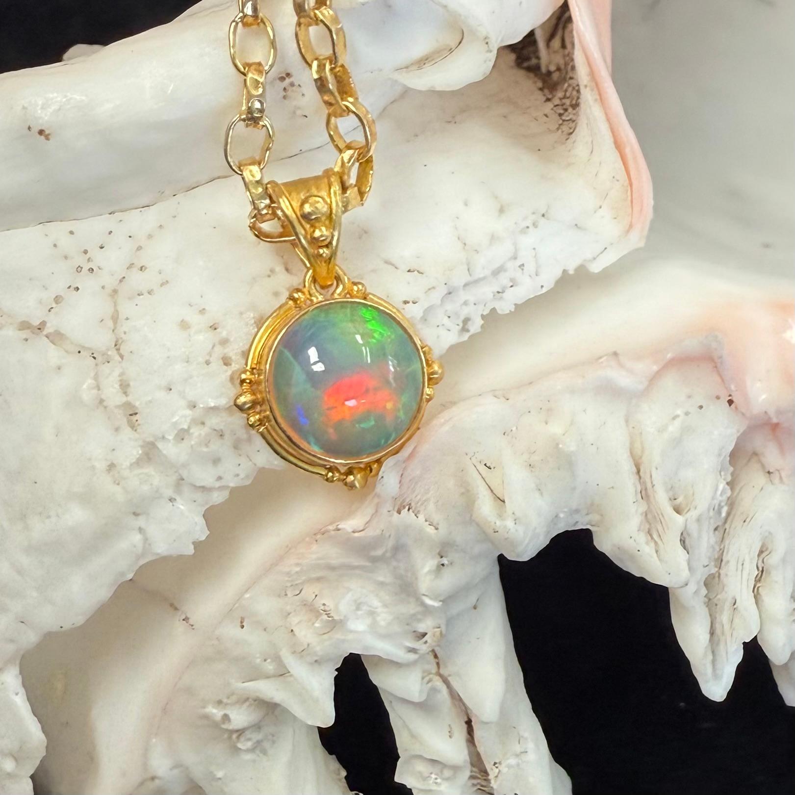 Steven Battelle Ciondolo in oro 18K con opale etiope da 2,2 carati in vendita 2