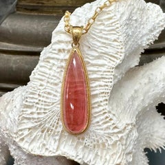Steven Battelle 22.1 Carats Cabochon Pink Tourmaline 18K Gold Pendant