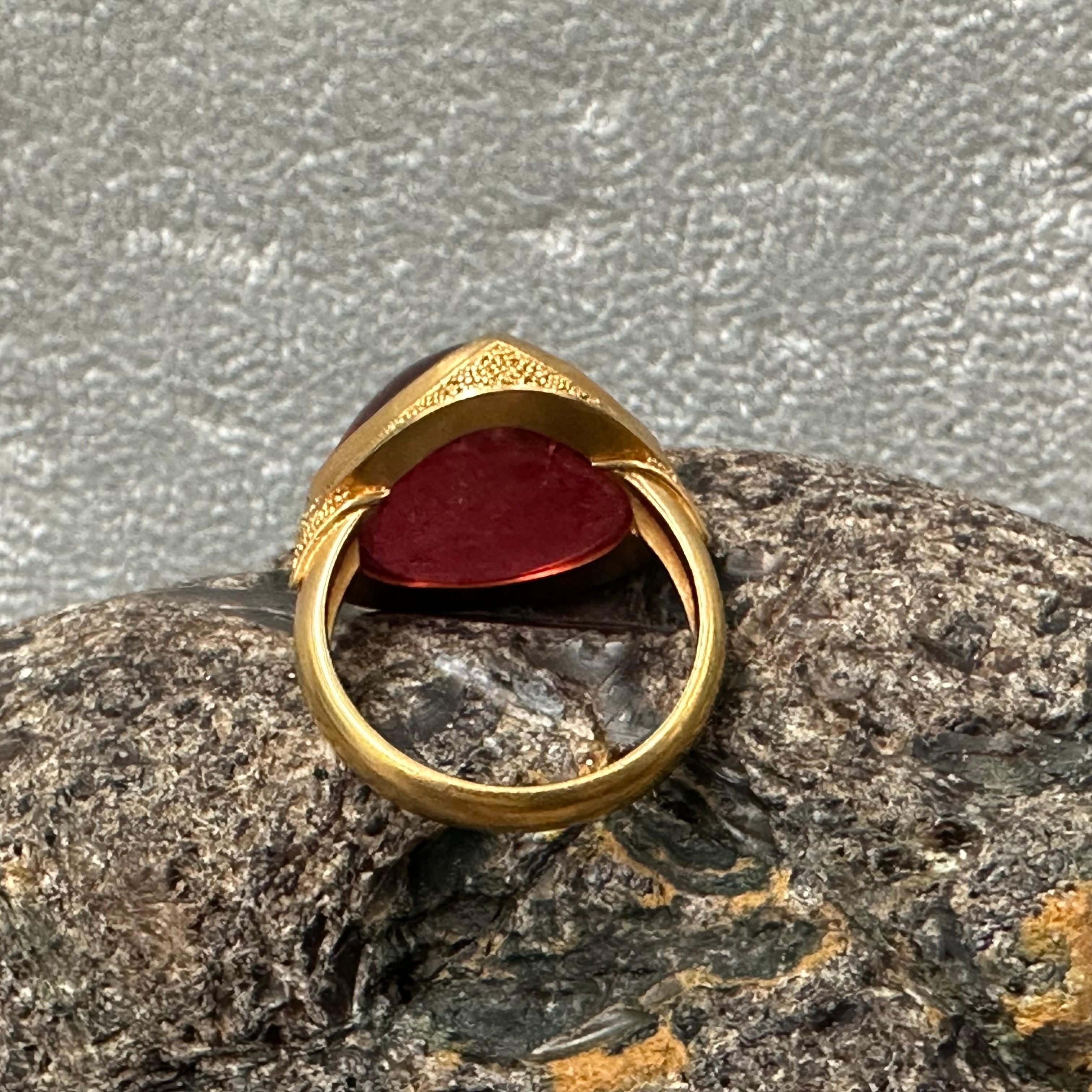 22.2 Carats Cabochon Pink Tourmaline 22k Gold Ring For Sale 7
