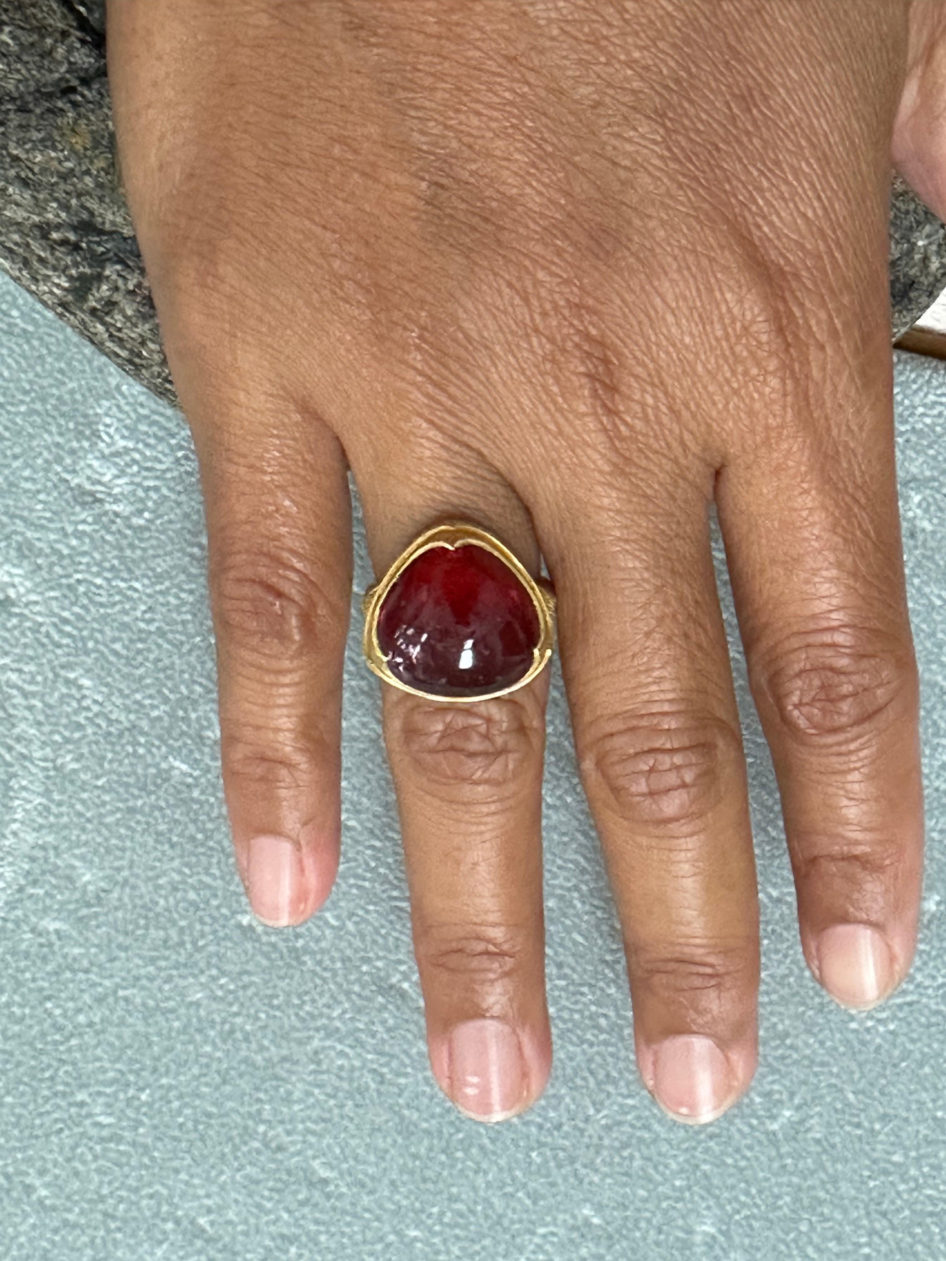 22.2 Carats Cabochon Pink Tourmaline 22k Gold Ring In New Condition For Sale In Soquel, CA