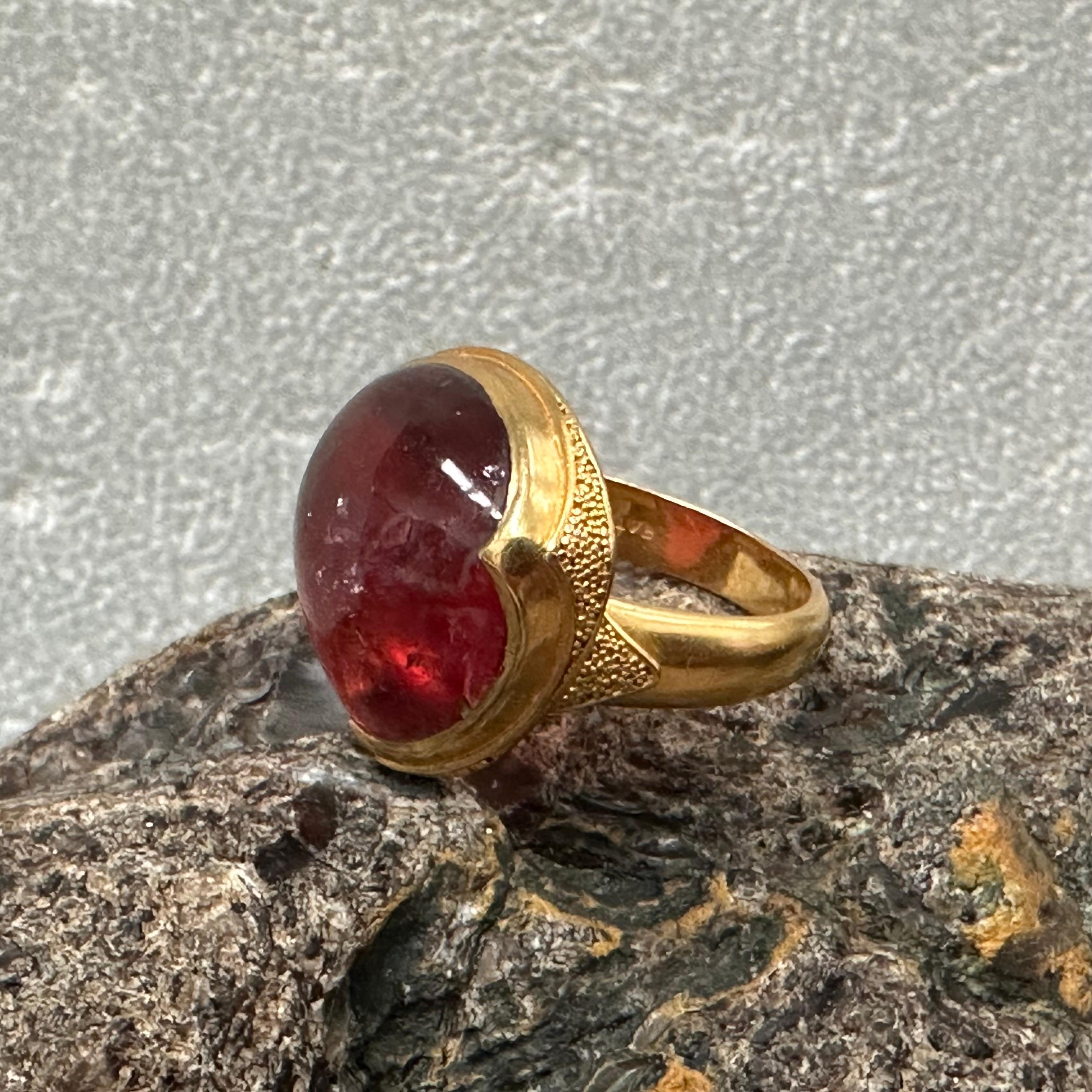 22.2 Carats Cabochon Pink Tourmaline 22k Gold Ring For Sale 4