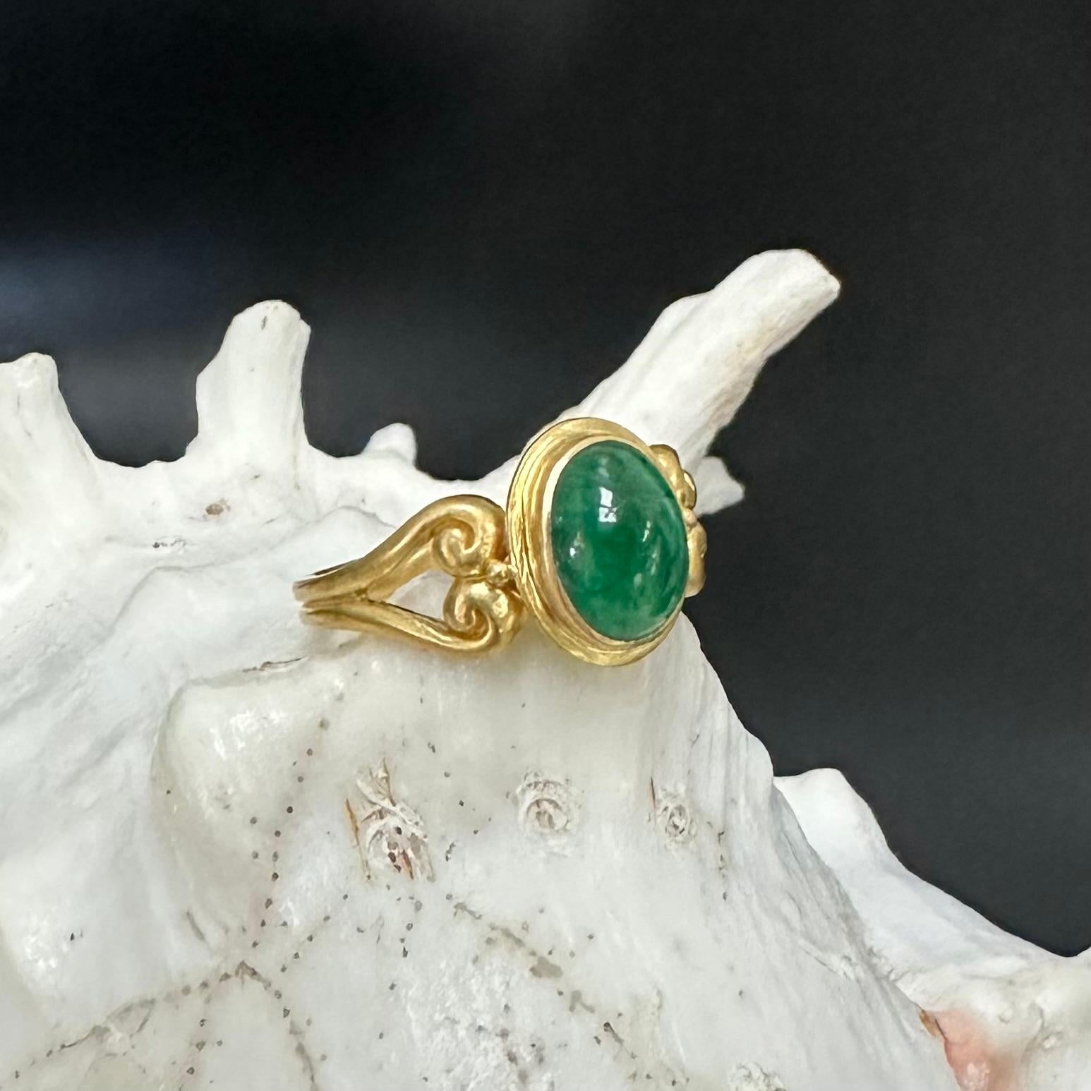 Steven Battelle 2.3 Carats Cabochon Emerald 18K Gold Ring 8