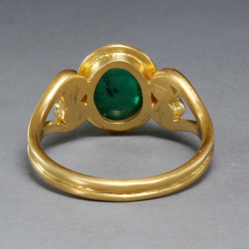 Steven Battelle 2.3 Carats Cabochon Emerald 18K Gold Ring In New Condition In Soquel, CA
