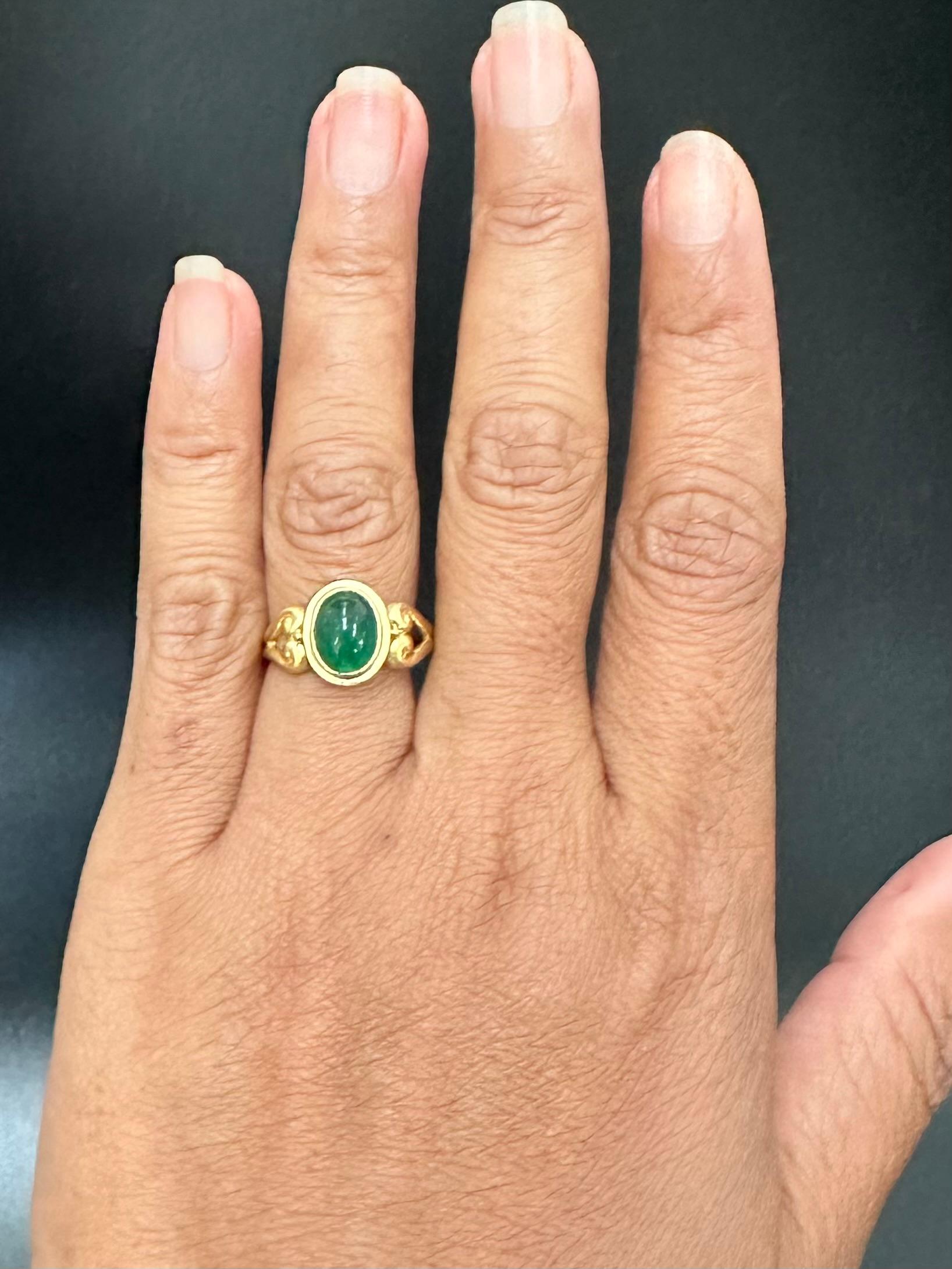 Steven Battelle 2.3 Carats Cabochon Emerald 18K Gold Ring 4