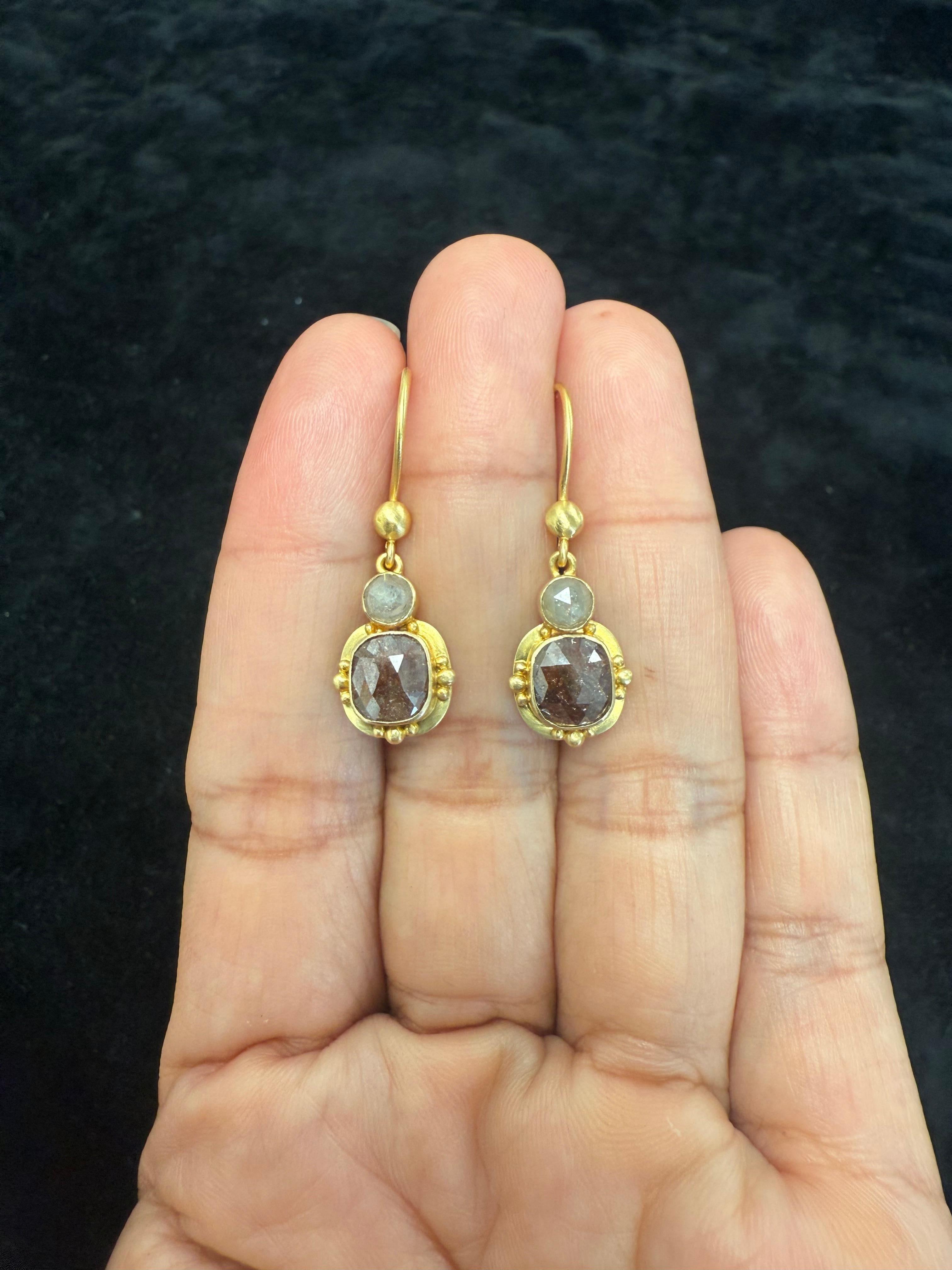 Taille rose Boucles d'oreilles en or 18 carats Steven Battelle 2,3 carats diamant naturel de couleur en vente