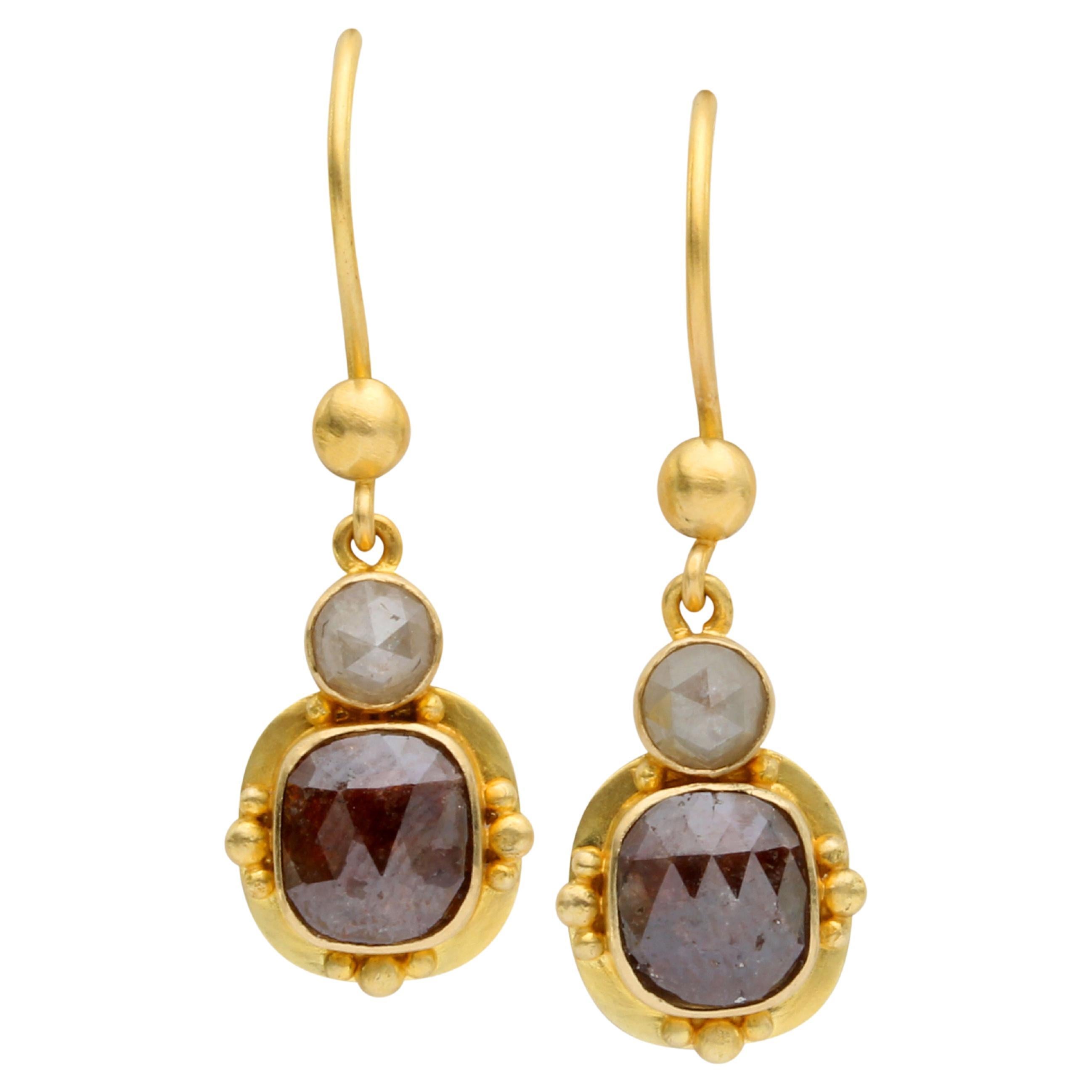 Steven Battelle Orecchini con diamanti naturali colorati in oro 18 carati da 2,3 carati