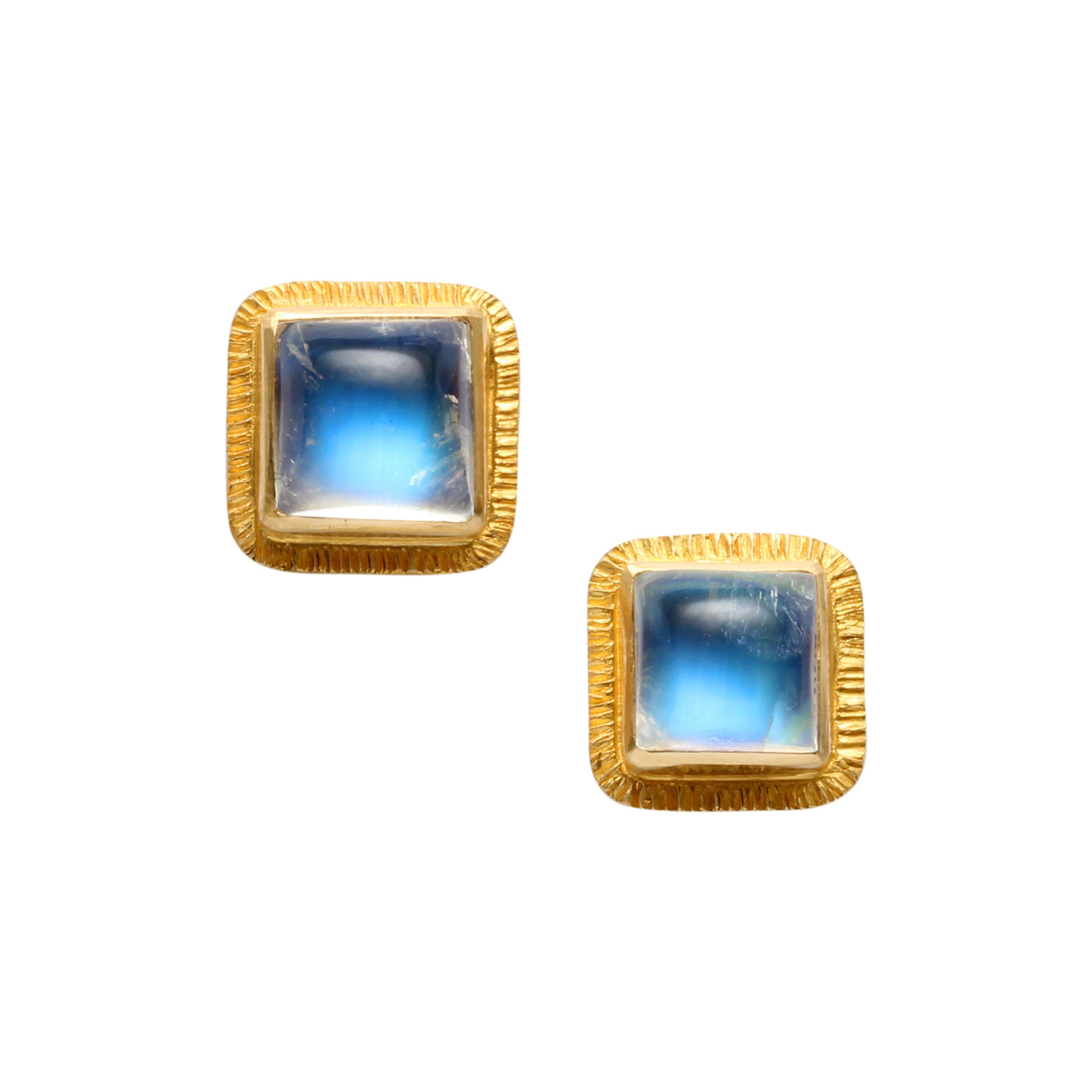Steven Battelle 2.3 Carats Rainbow Moonstone 18K Gold Post Earrings In New Condition For Sale In Soquel, CA