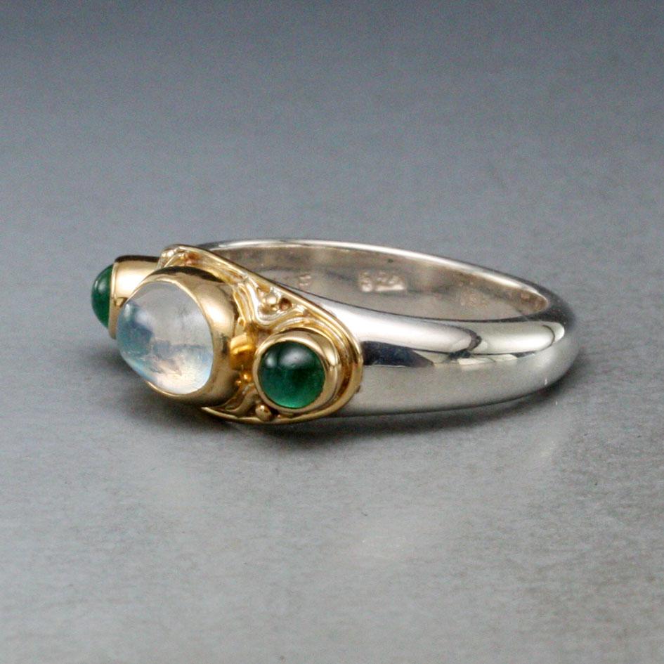 Contemporary Steven Battelle 2.3 Carats Rainbow Moonstone Emerald Sterling 18K Gold Ring For Sale