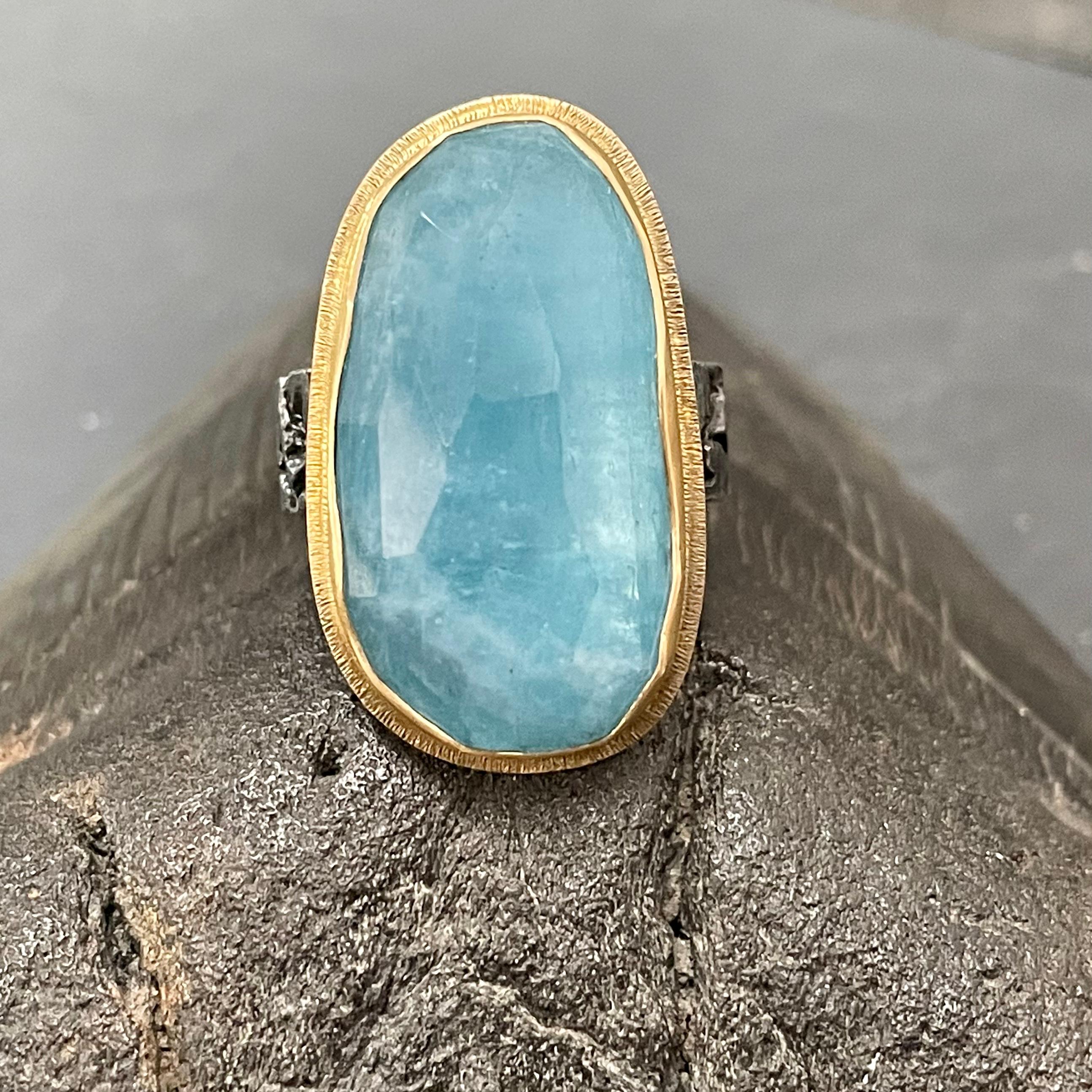Steven Battelle 23.2 Carats Aquamarine Silver/18K Gold Ring In New Condition For Sale In Soquel, CA