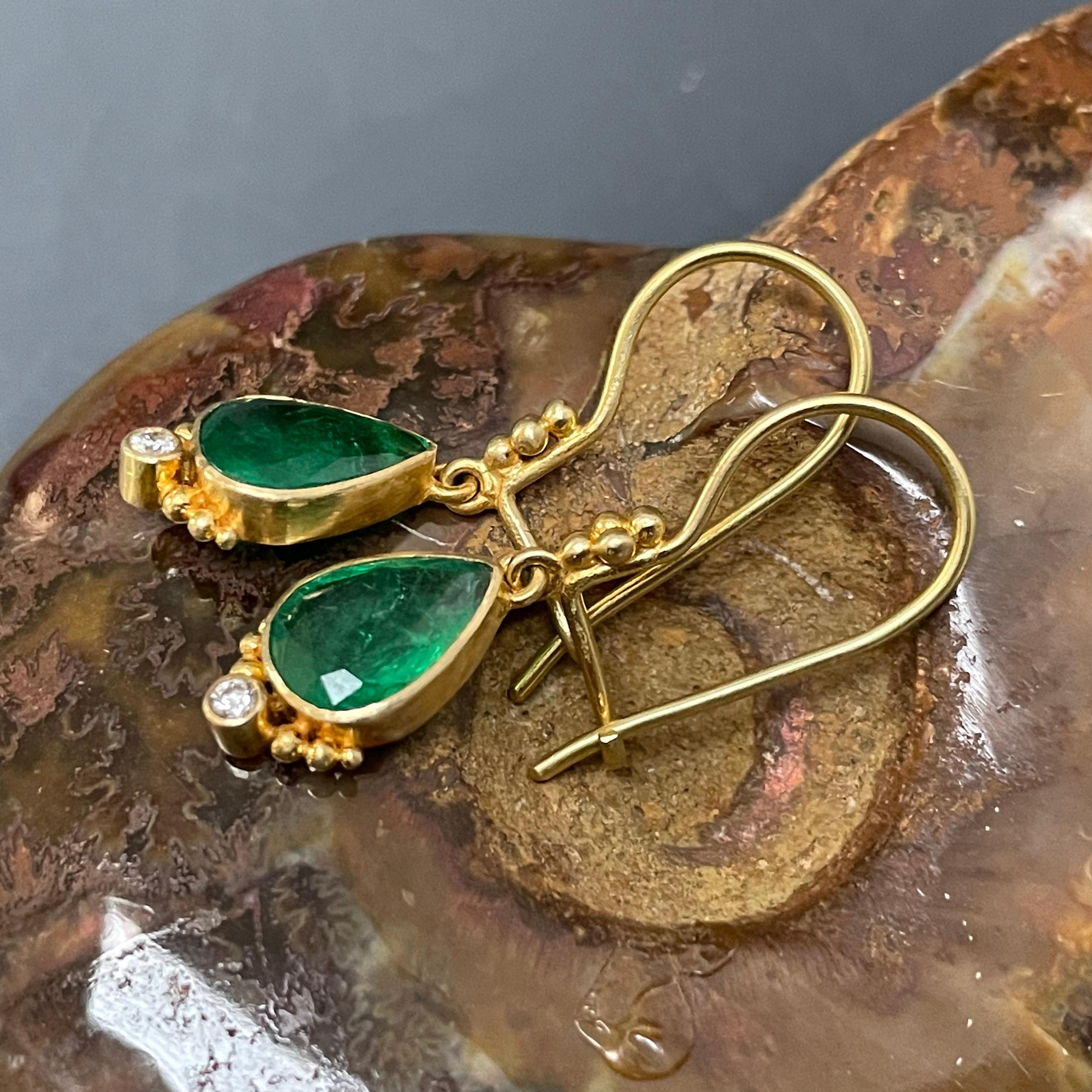 Pear Cut Steven Battelle 2.4 Carats Emerald Diamond 18K Gold Wire Earrings