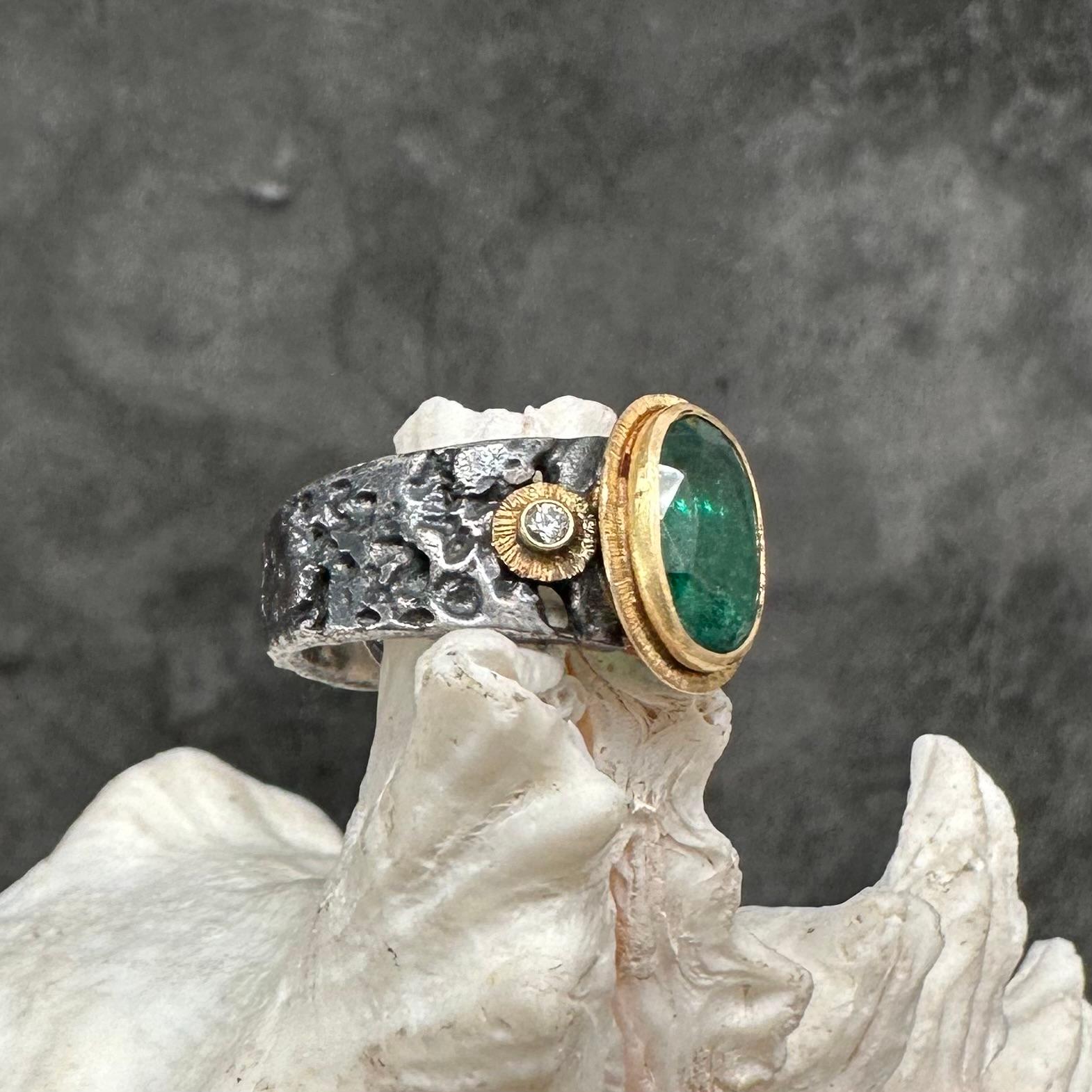 Steven Battelle 2.4 Carats Emerald Diamond Oxidized Silver 18K Gold Ring For Sale 8