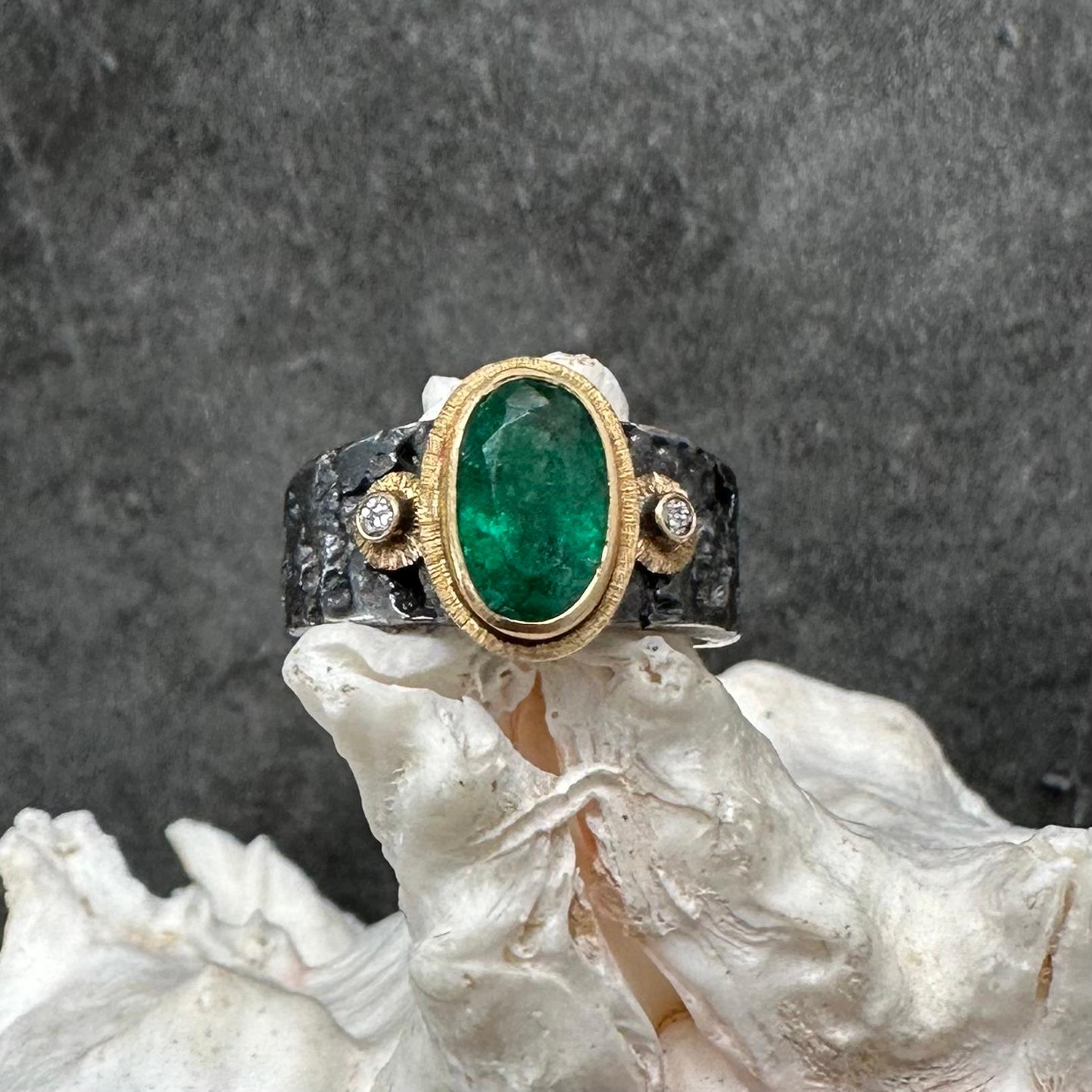 Steven Battelle 2.4 Carats Emerald Diamond Oxidized Silver 18K Gold Ring For Sale 12