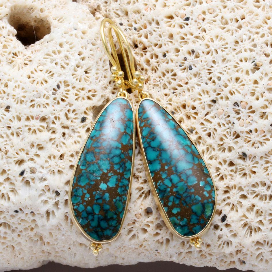 Women's Steven Battelle 24.1 Carats Variegated Turquoise 18K Gold Wire Earrings For Sale