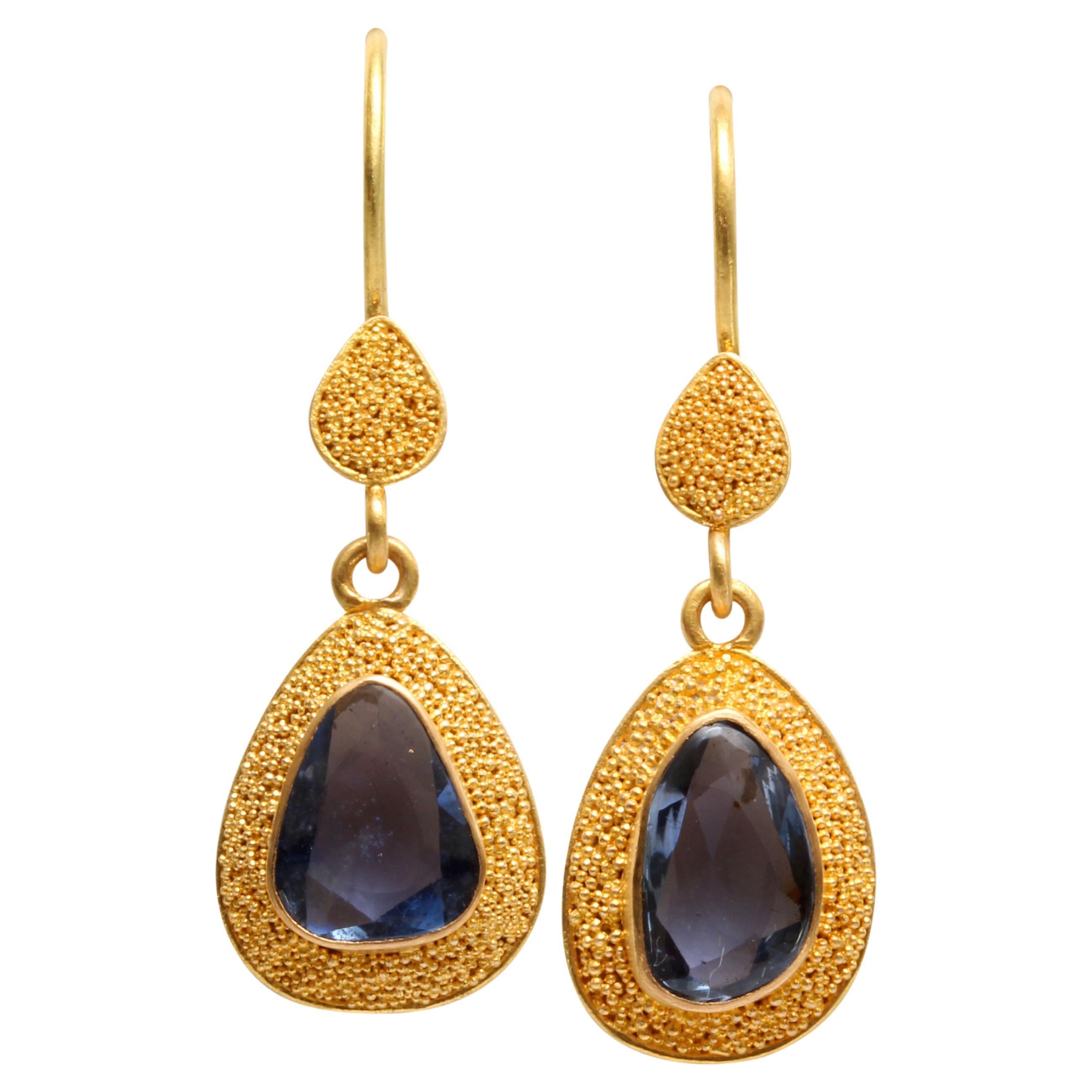 Steven Battelle 2.5 Carats Blue Sapphire 22K Gold Wire Earrings For Sale