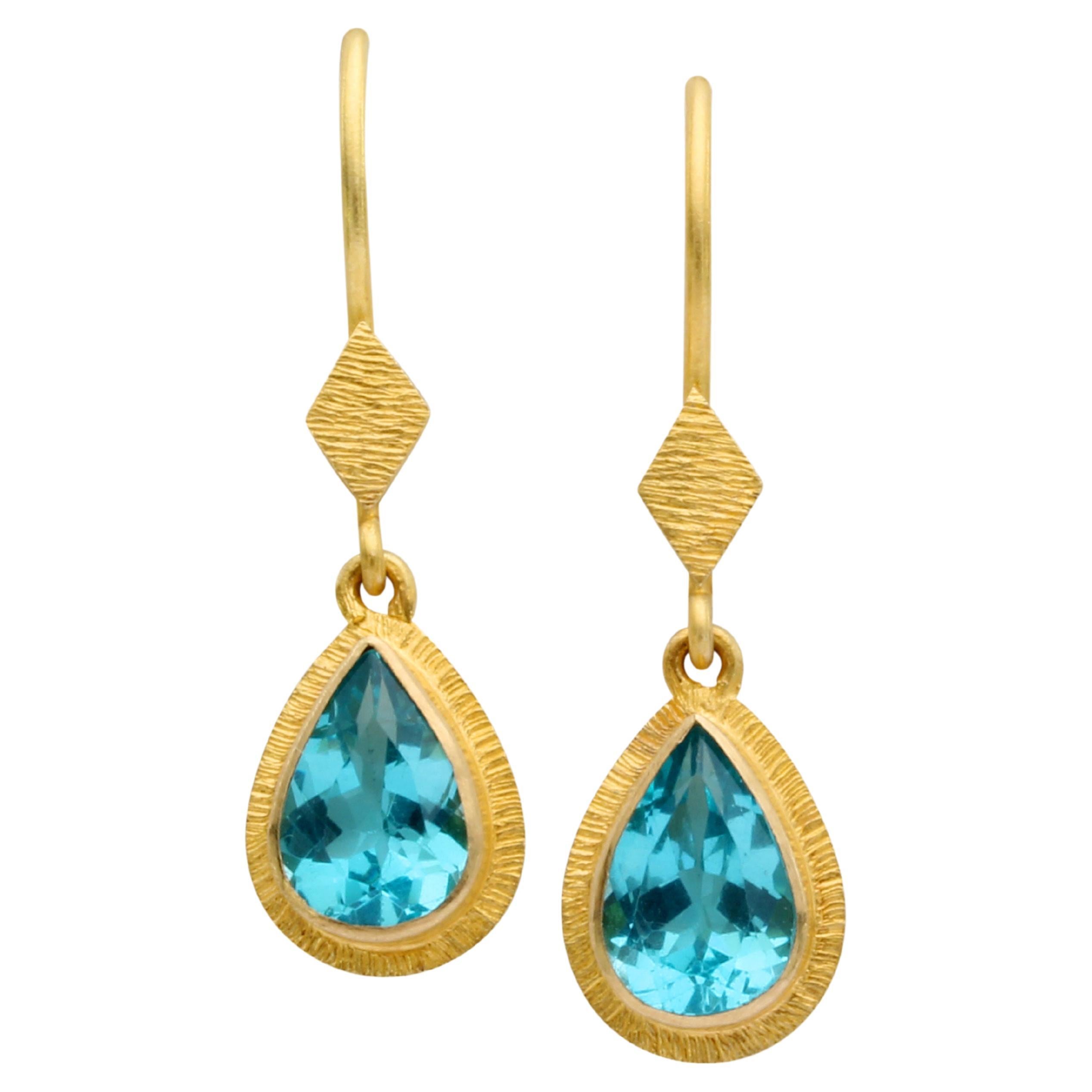 Steven Battelle 2.5 Carats Faceted Apatite 18K Gold Earrings