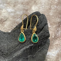 Steven Battelle 2,6 Karat Smaragd-Tropfen-Ohrringe 22K Gold