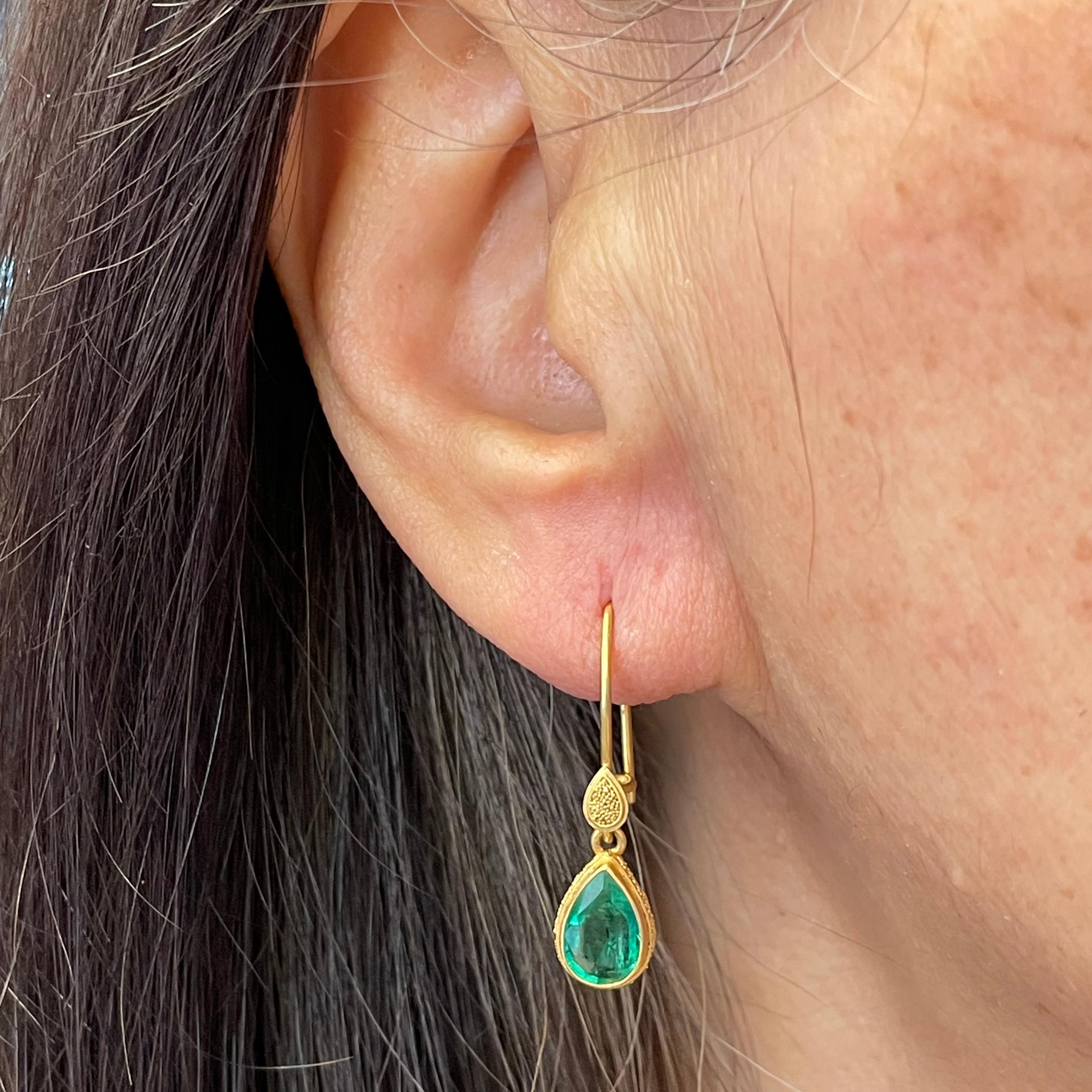 Steven Battelle 2.6 Carat Emerald Drop Earrings 22K Gold For Sale 2