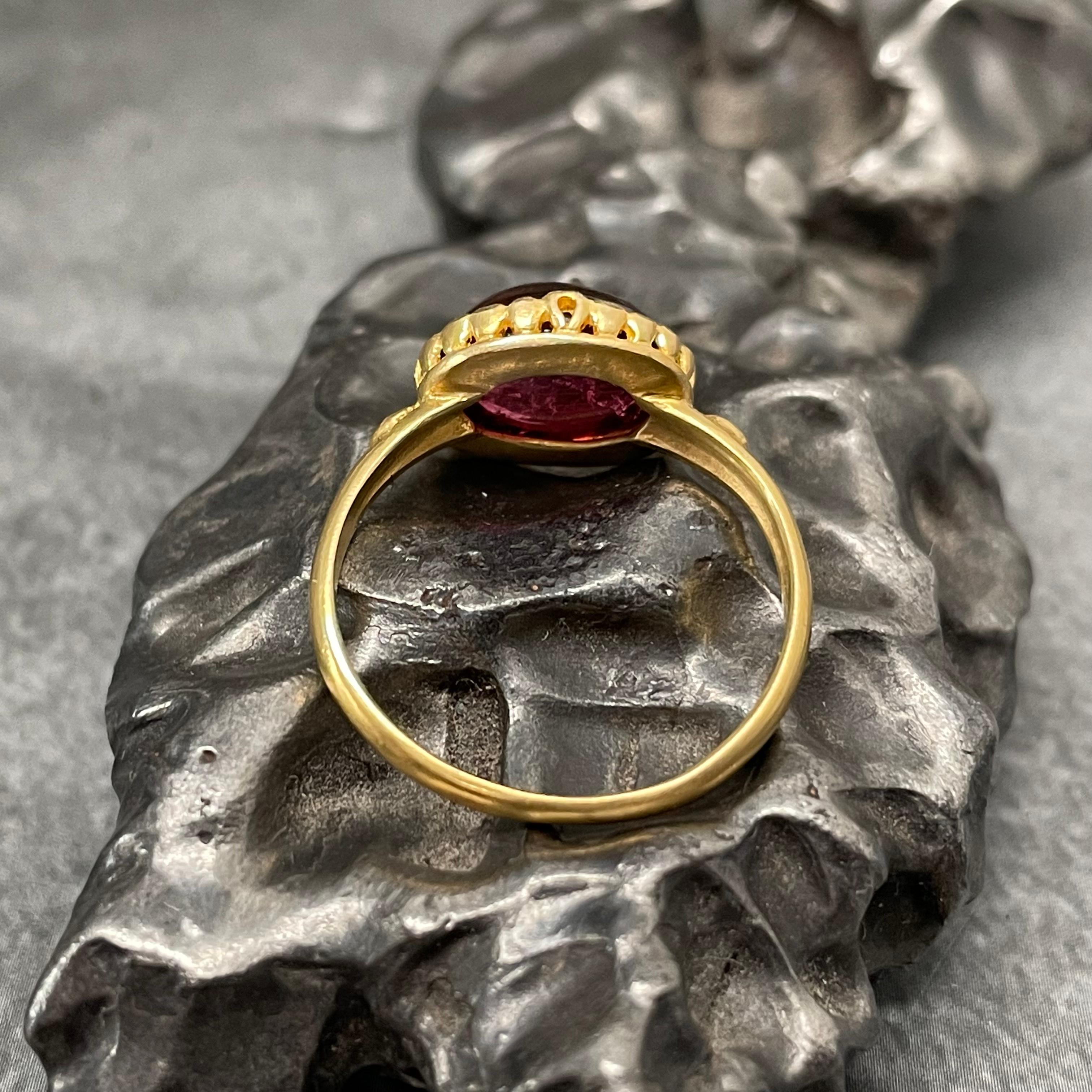 2,6 Karat Cabochon Rosa Turmalin 18K Gold Ring von Steven Battelle im Angebot 4