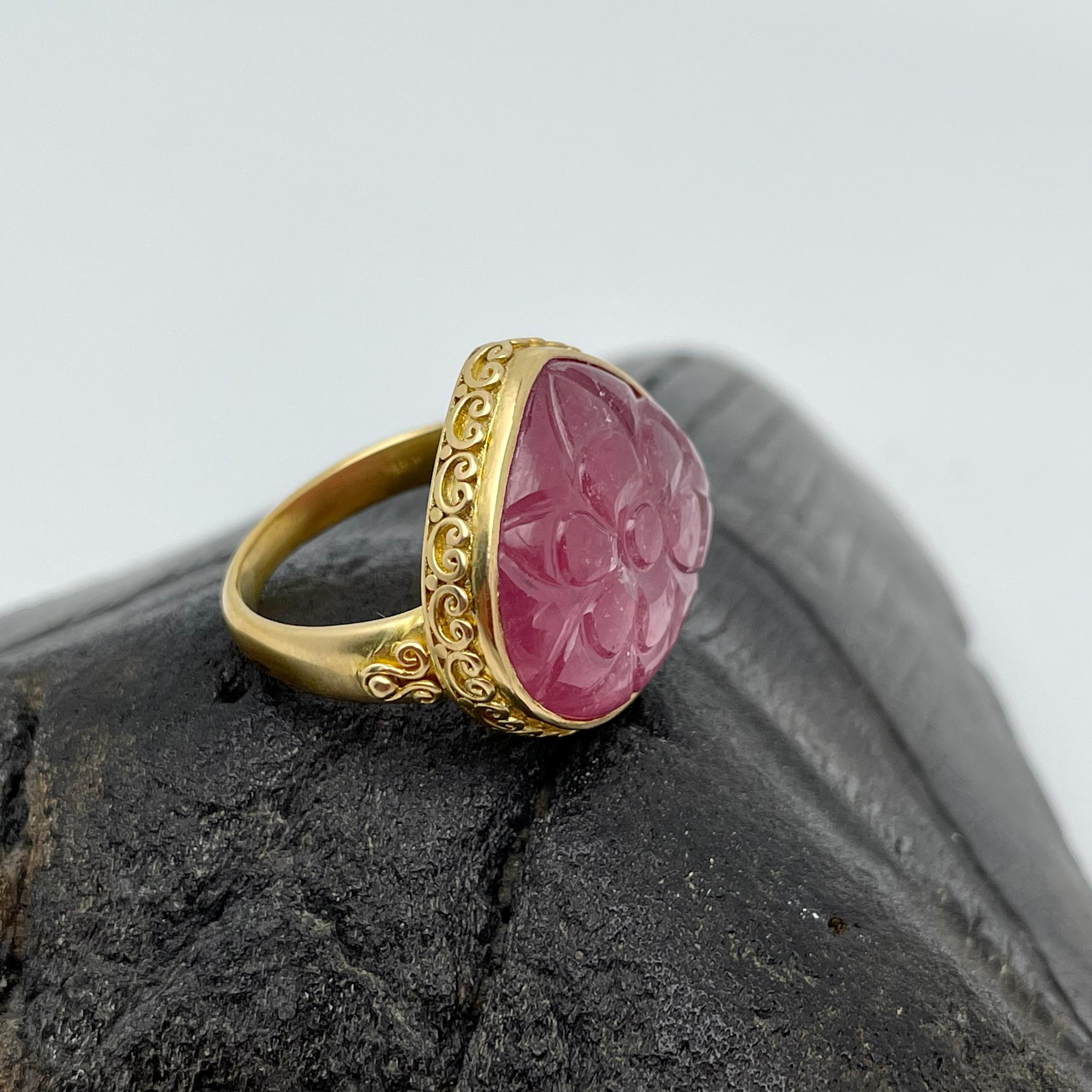 Steven Battelle 26.3 Carved Ruby Cabochon 18K Gold Ring 1