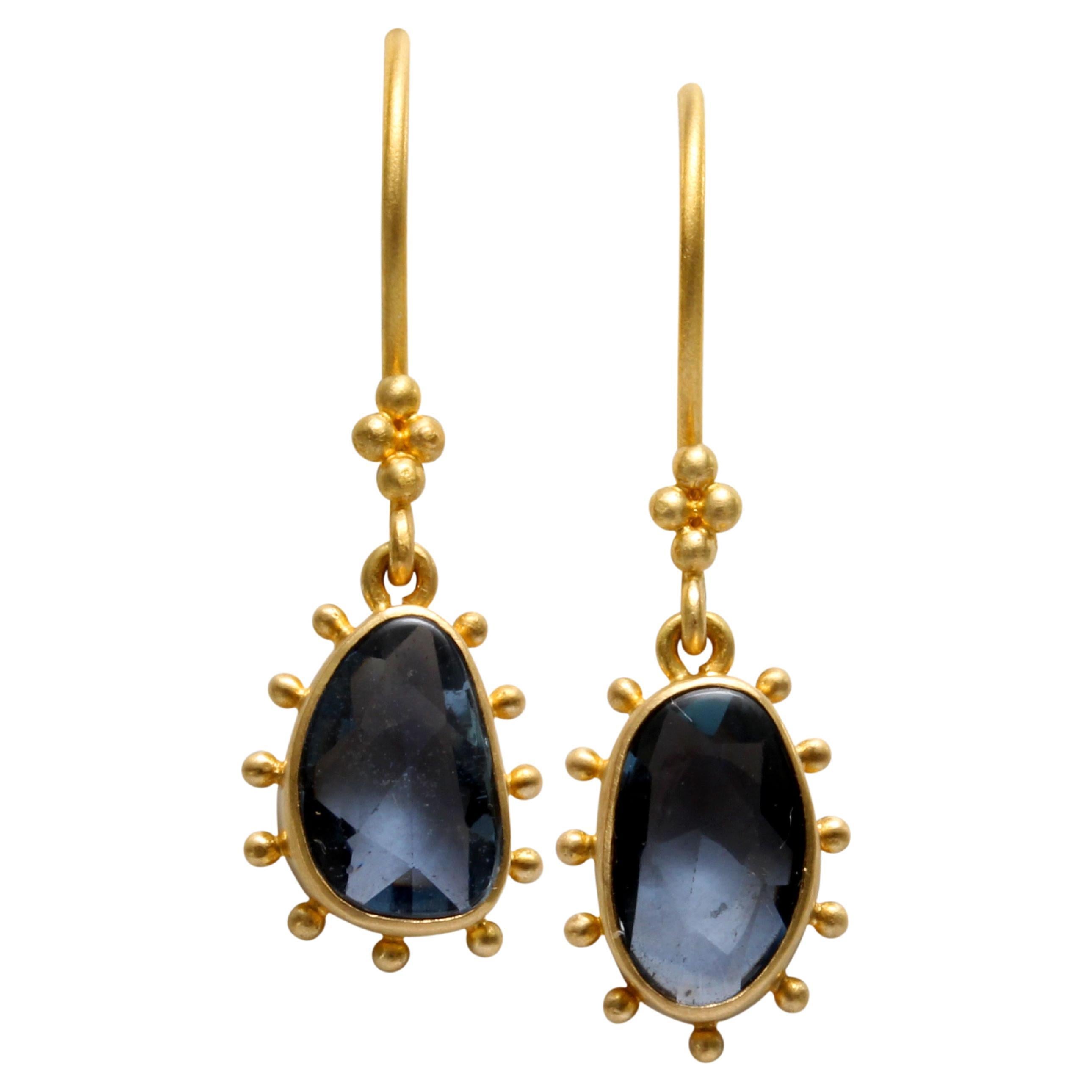 Steven Battelle 2.7 Carats Blue Sapphire 18K Gold Wire Earrings For Sale