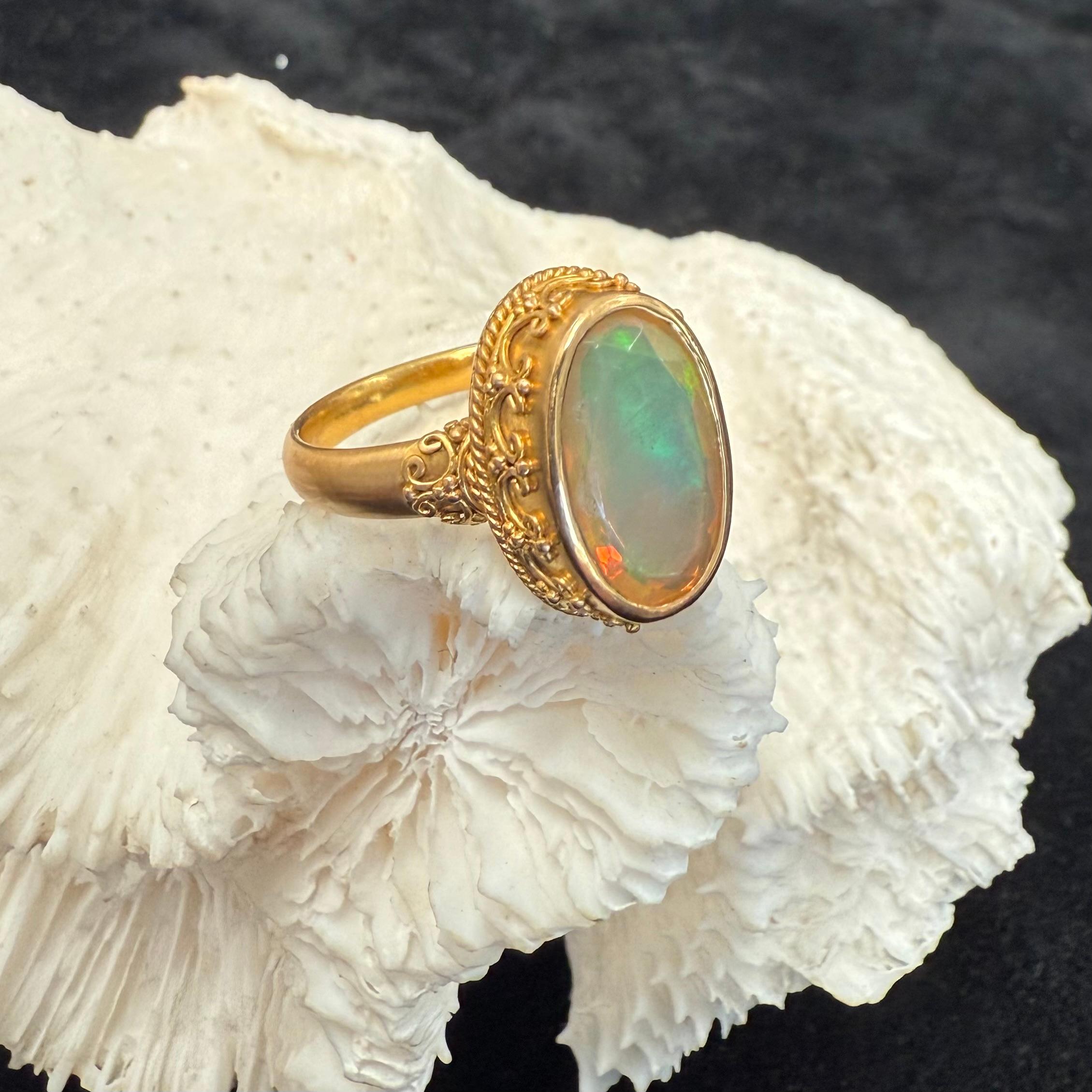Steven Battelle Anillo de oro de 22 quilates con ópalo etíope de 2,7 quilates en venta 9