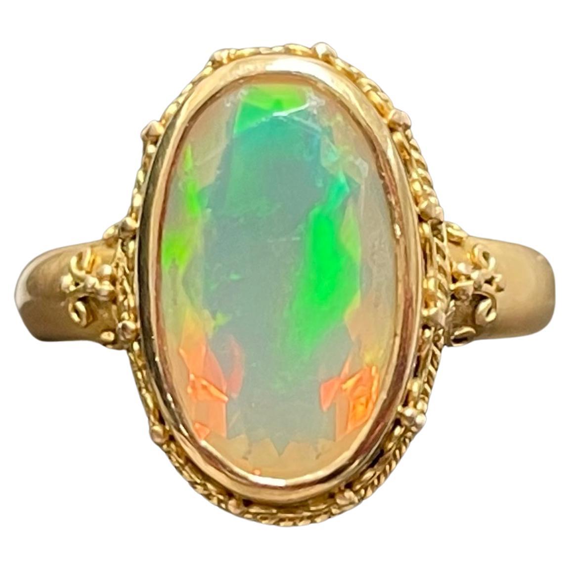Steven Battelle Anillo de oro de 22 quilates con ópalo etíope de 2,7 quilates en venta